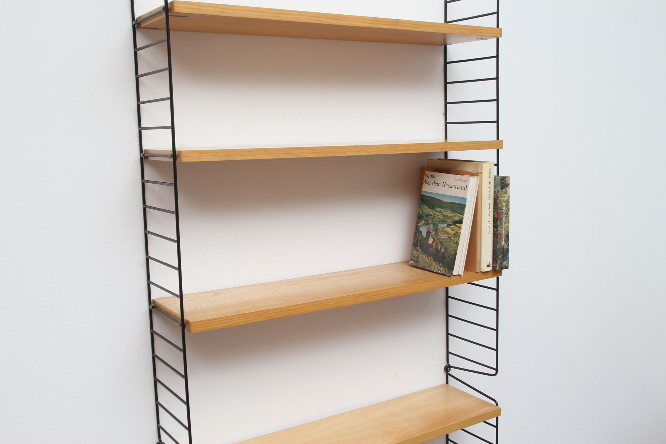 1960s wall unit in ash with 5 shelves, Nisse Strinning