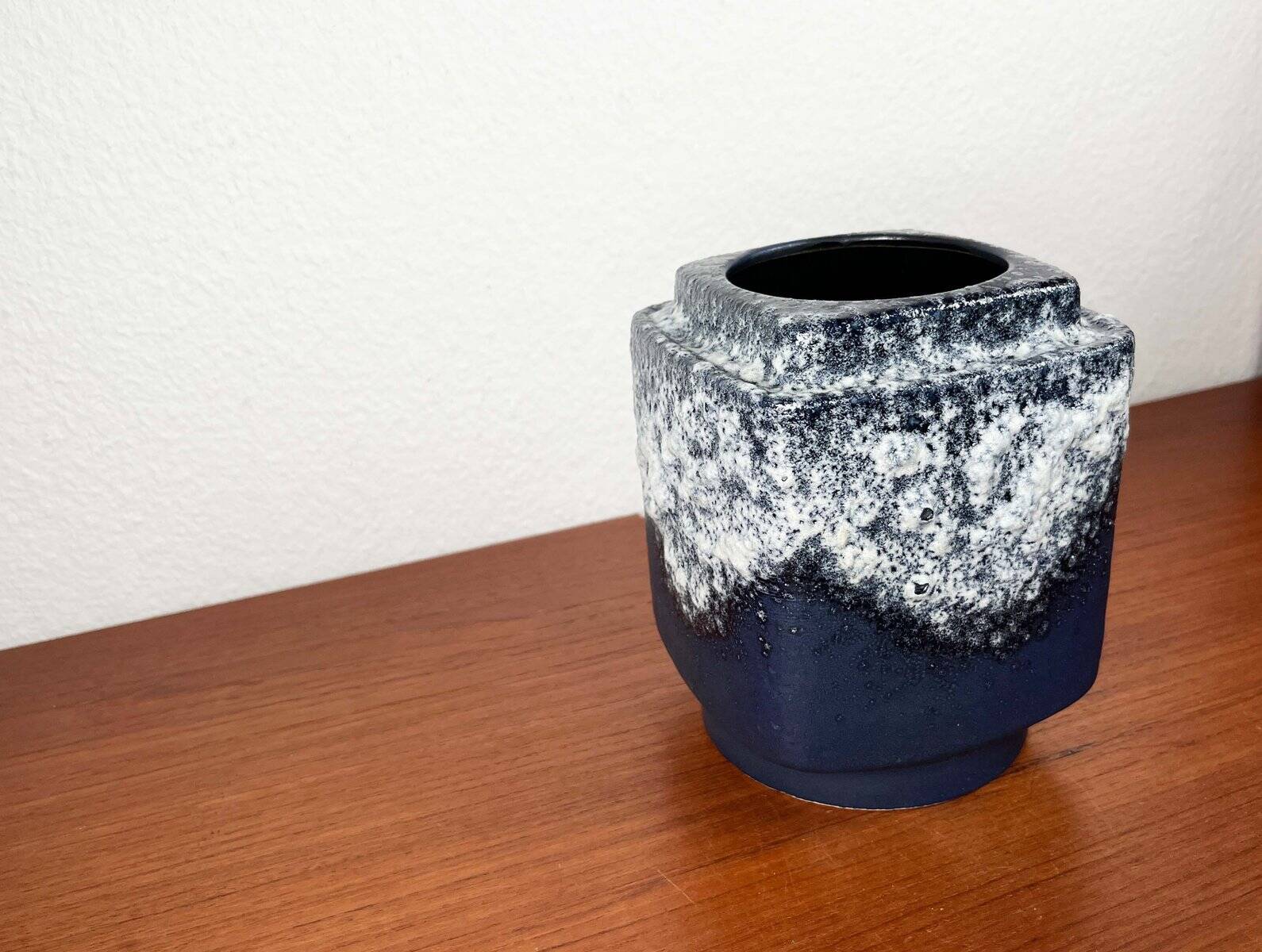 WGP Fat Lava flower pot in ceramic from West Germany, mid-century by Dümler & Breiden, 1960s.