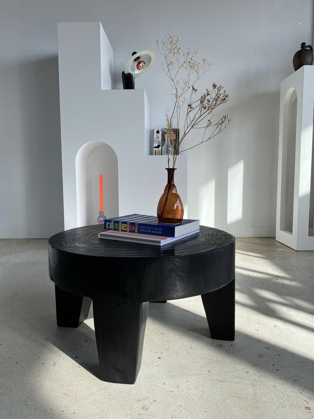 Coffee table en bois massif monoxyle noir