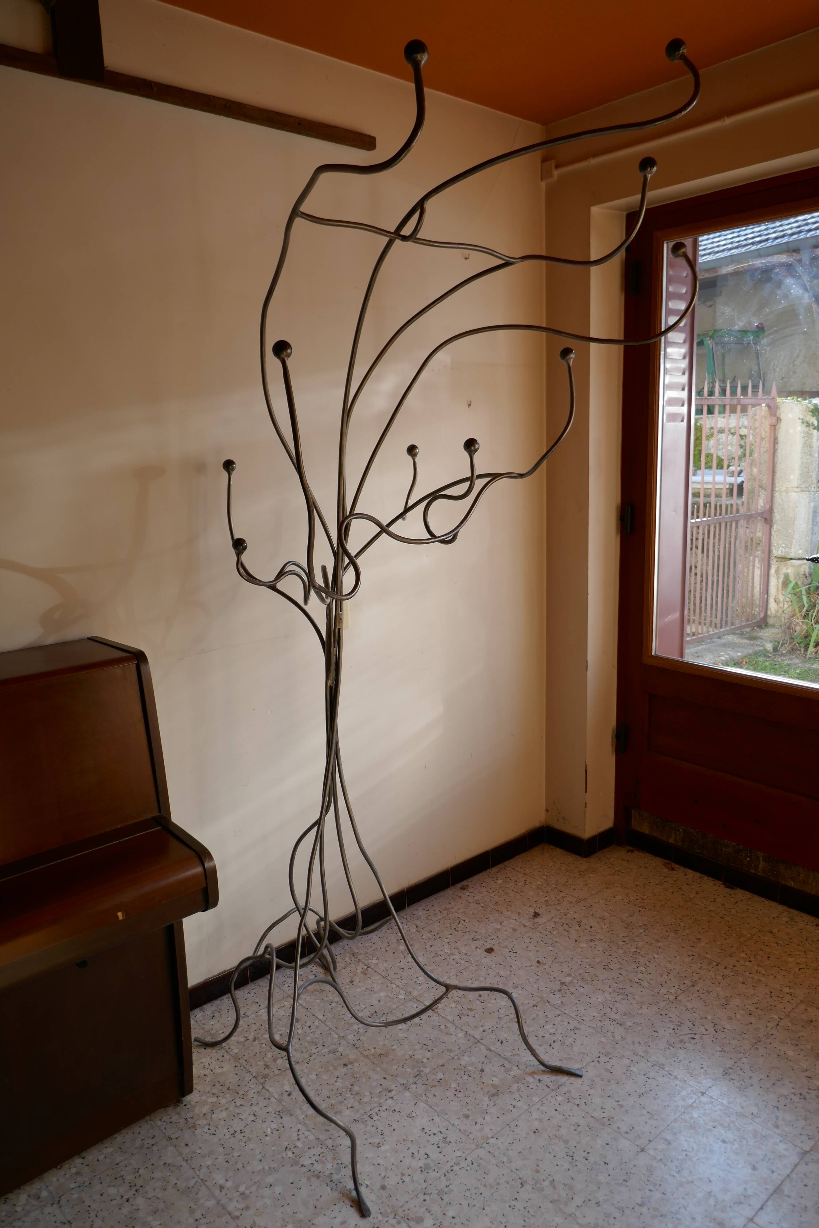 Hat and coat tree sculpture design – Artistic ironwork - door