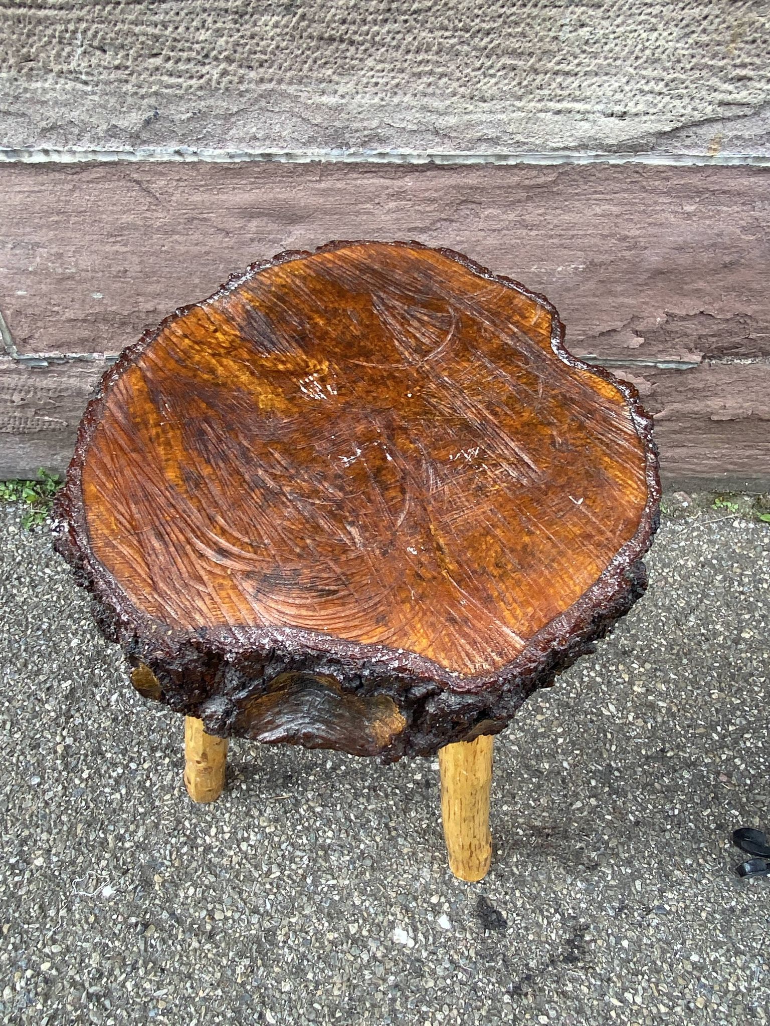 Tabouret de ferme rustique 1960 brutaliste en bois vintage