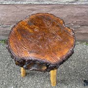 Tabouret de ferme rustique 1960 brutaliste en bois vintage