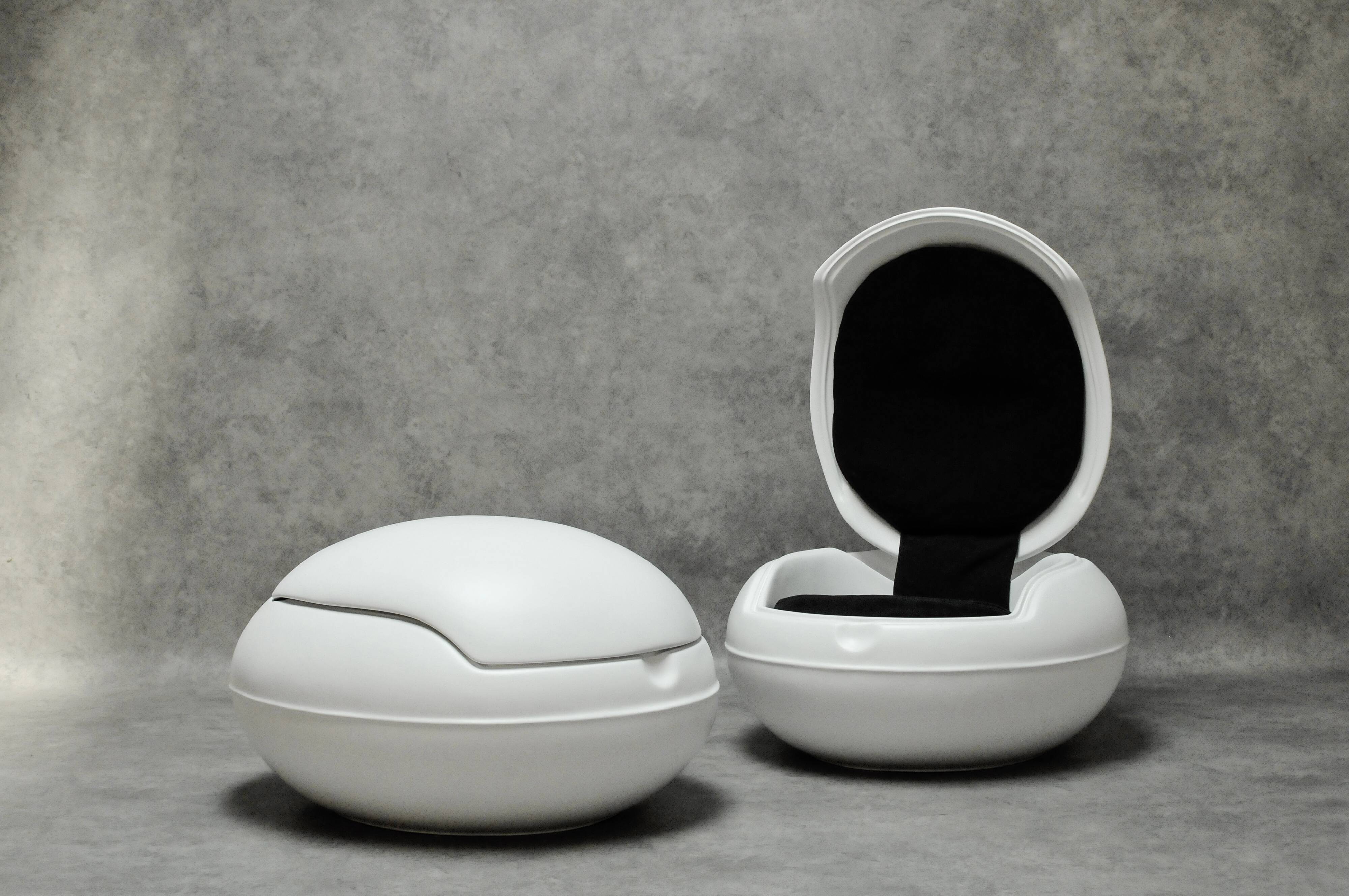 Chaise oeuf de jardin