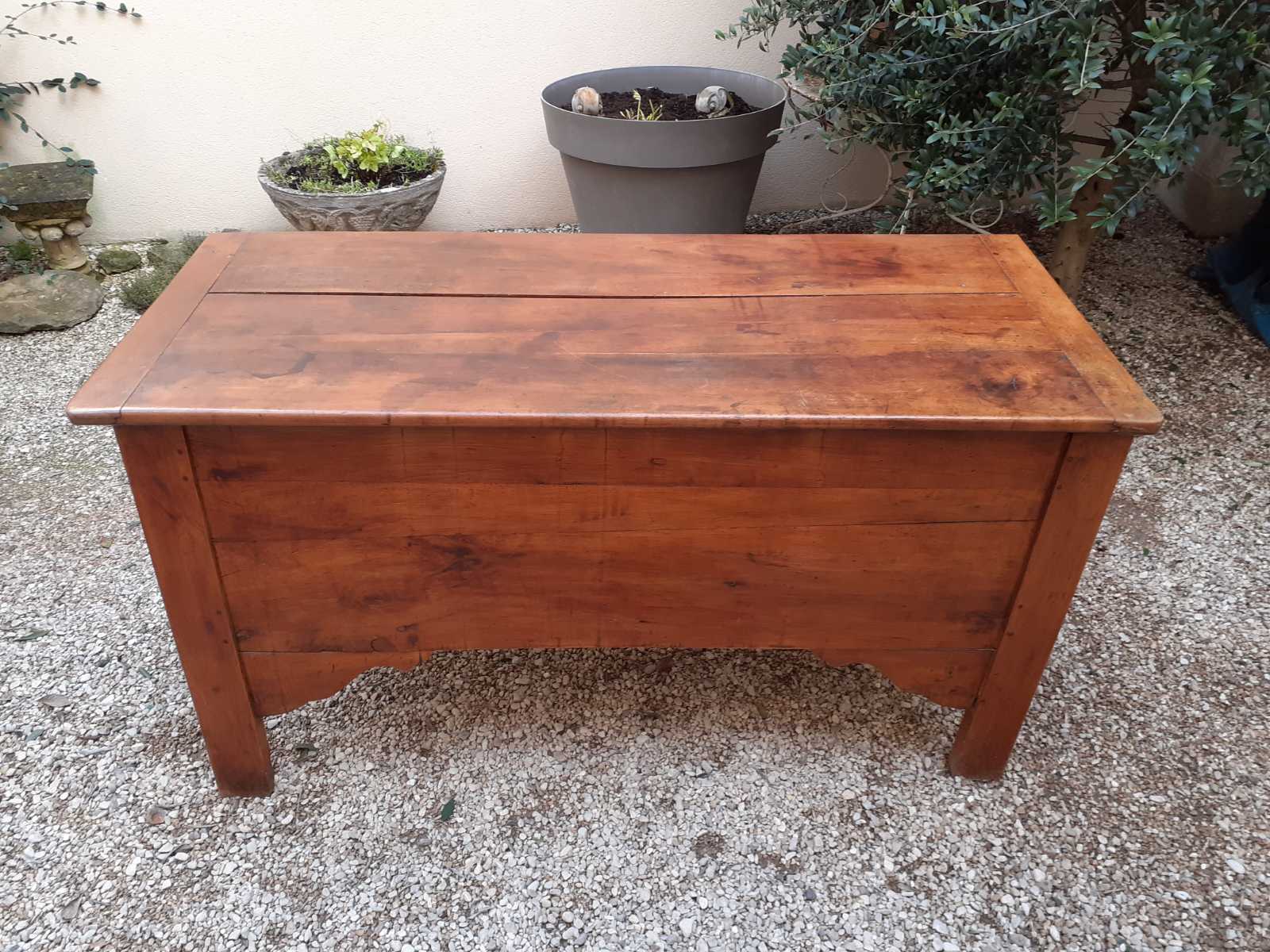 Maie walnut early 20th century