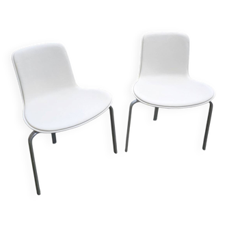 Designed by Poul Kjærholm / 1978/2007  White shell / white leather