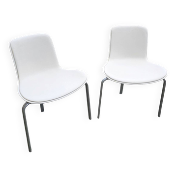 Designed by Poul Kjærholm / 1978/2007  White shell / white leather