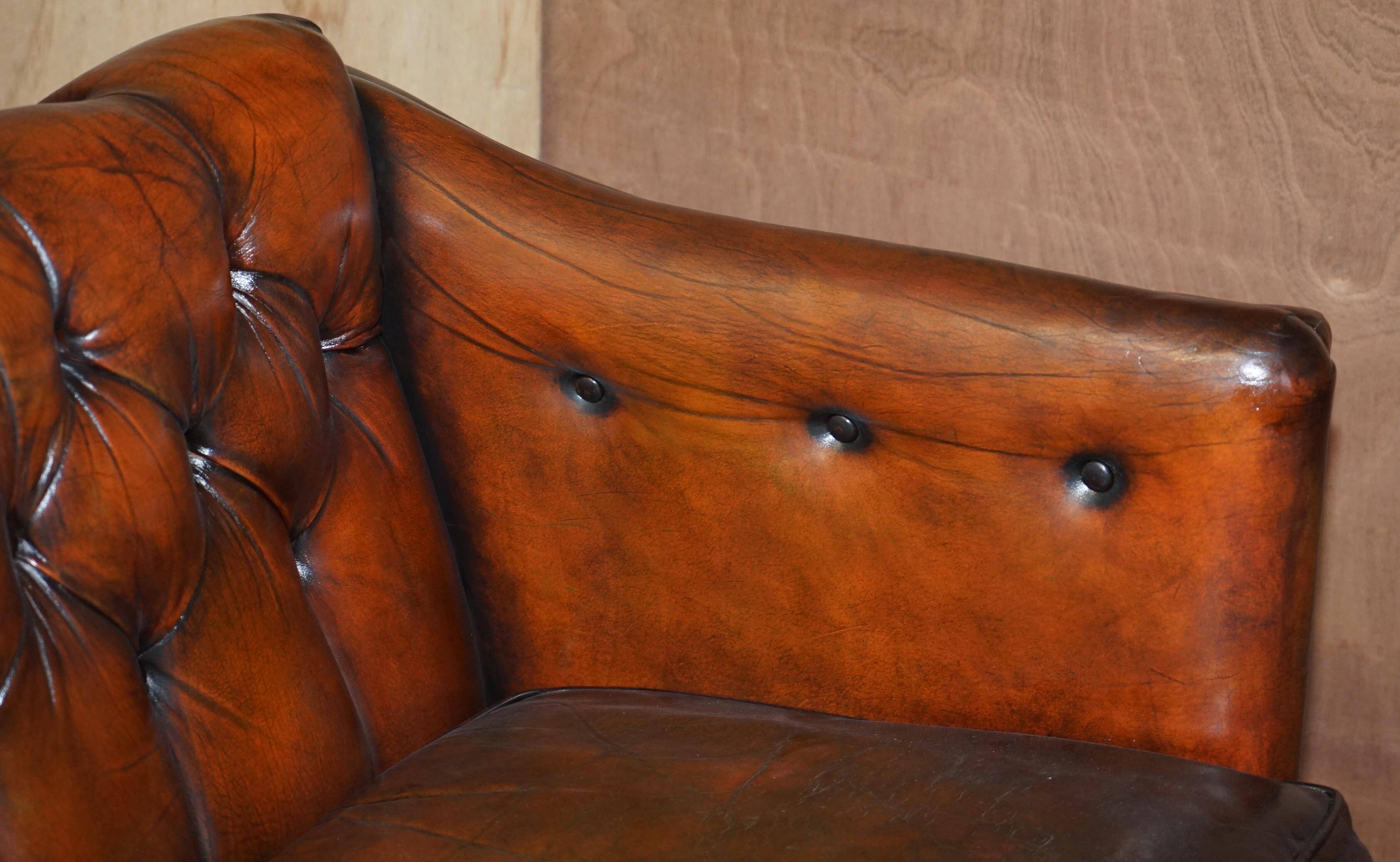 Restored Chesterfield leather canapé Art Deco circa 1920
