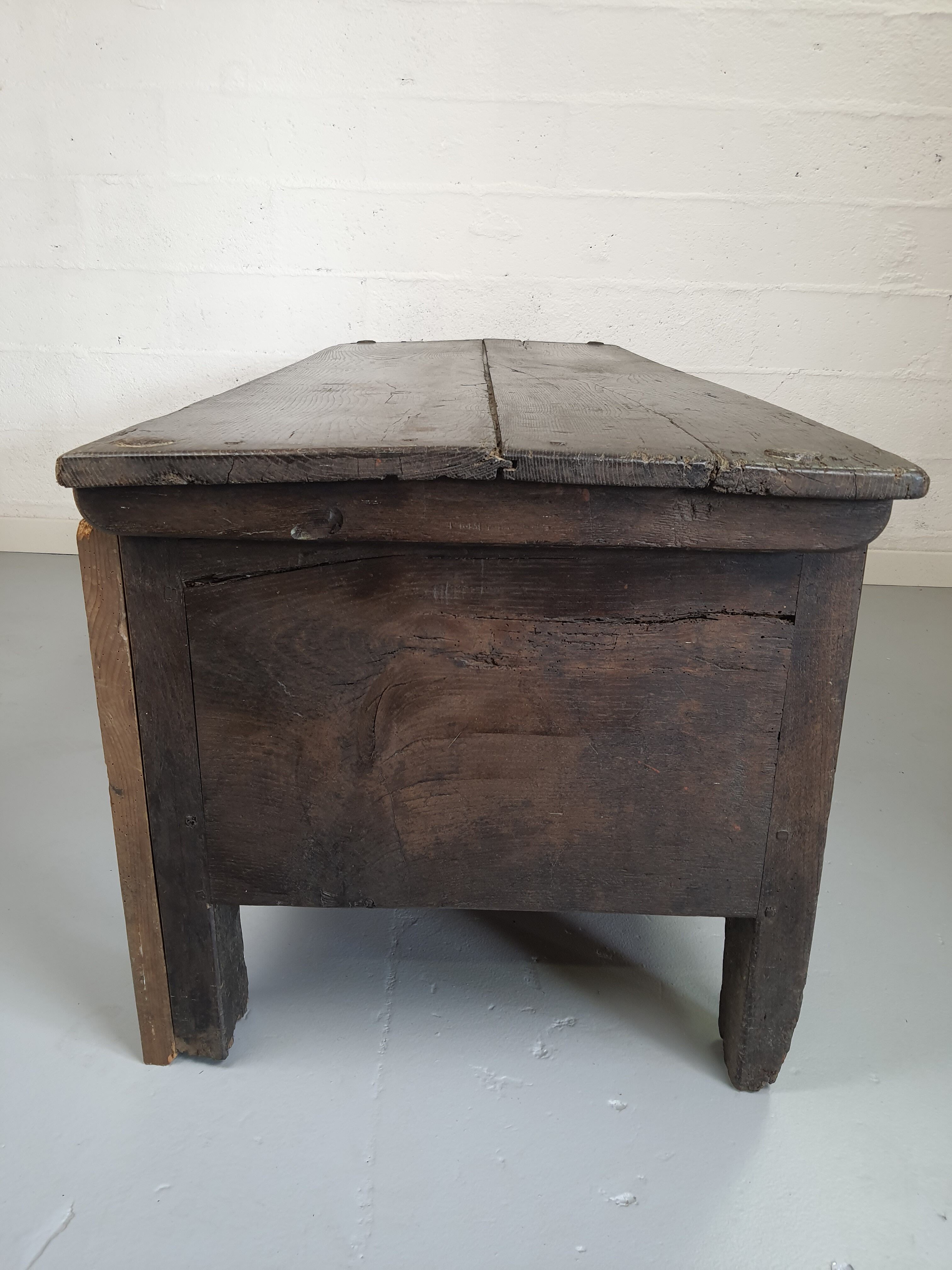 Maie ancient early 18th solid oak