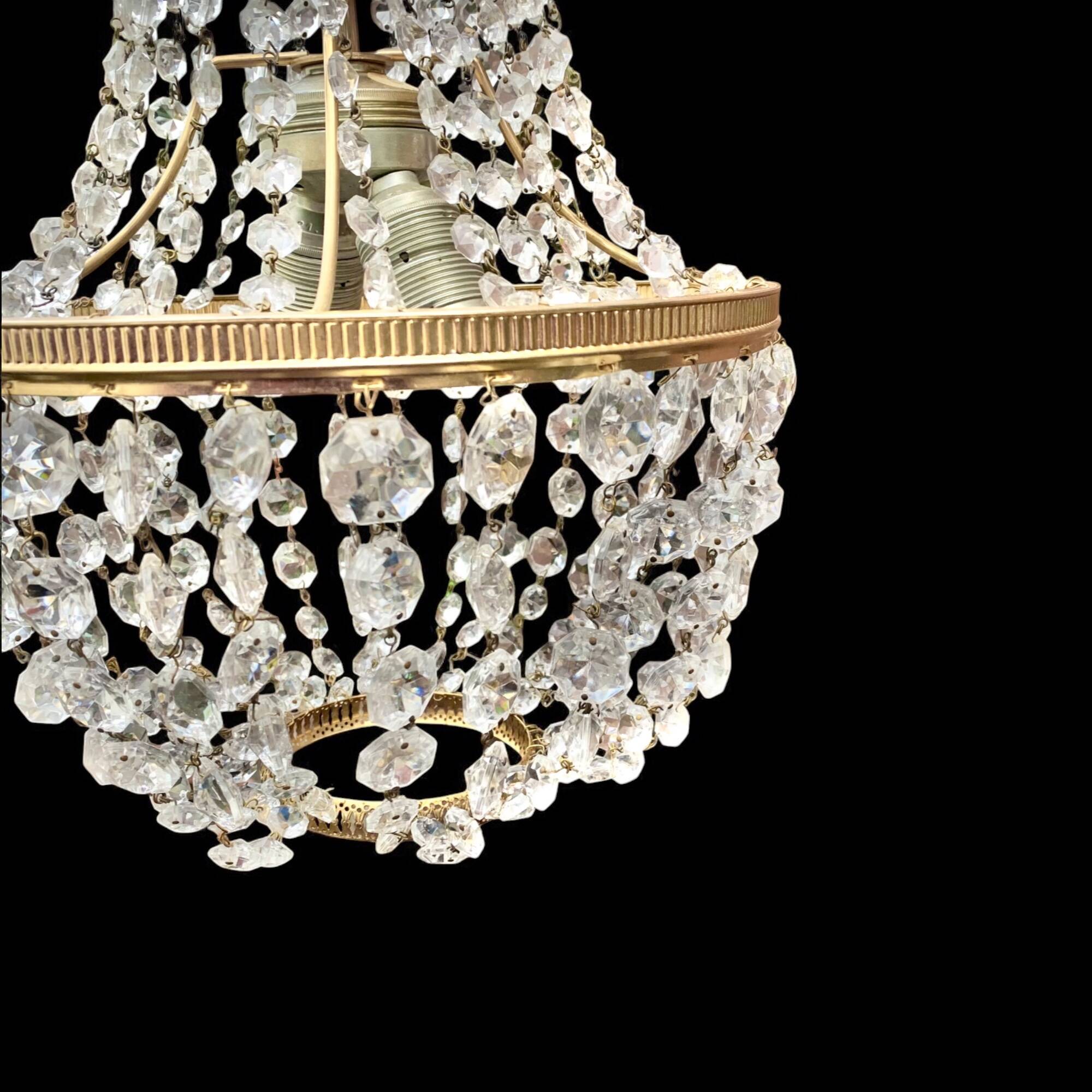 Hot air balloon pendant with glass tassels and gold frame