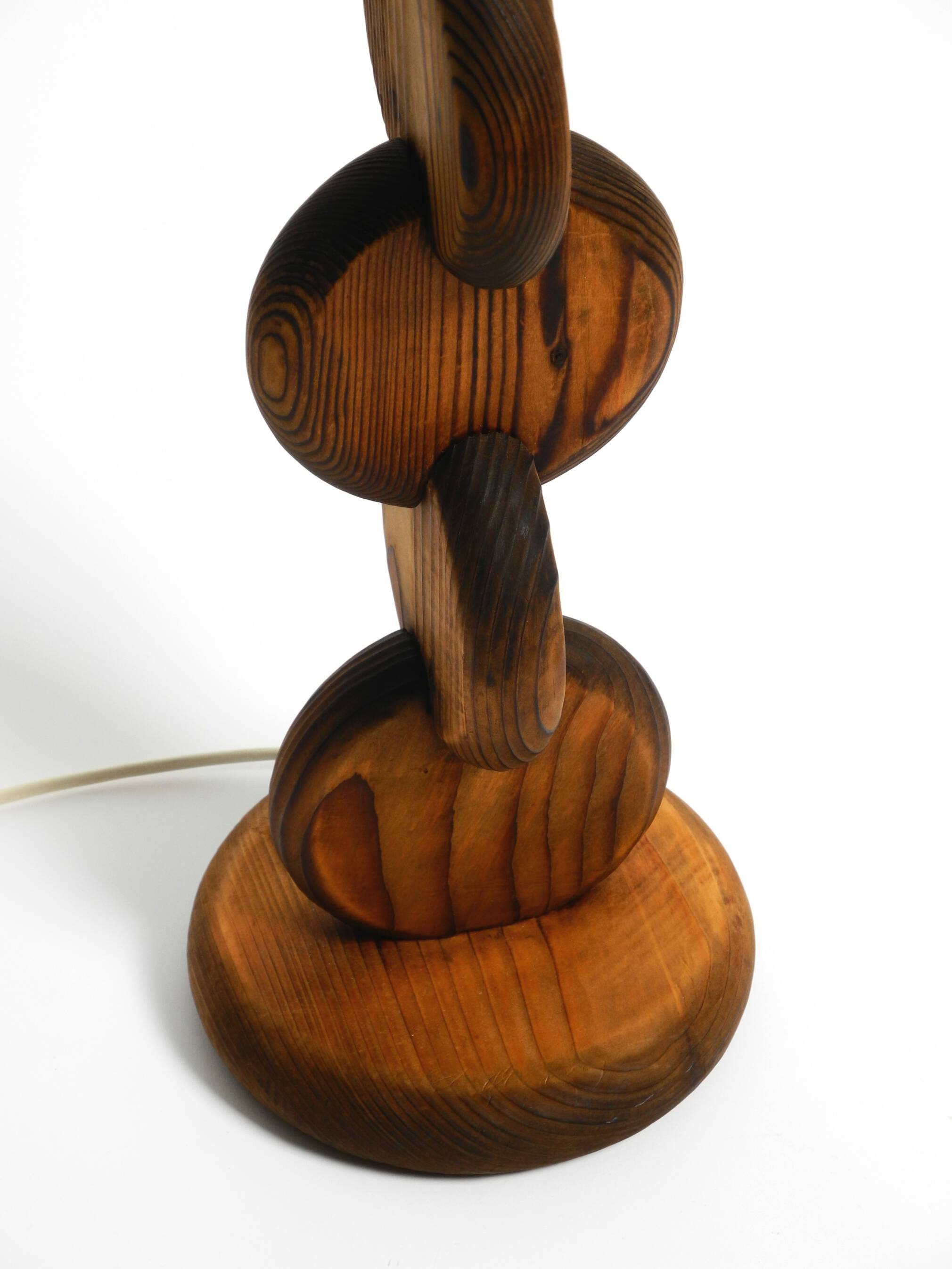 Grande lampe de table rare et magnifique des années 1960 par Temde en bois de pin.