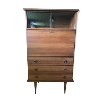 Scandinavian secretary