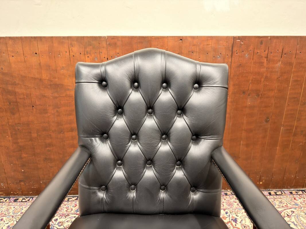 Fauteuil président Chesterfield noir anglais