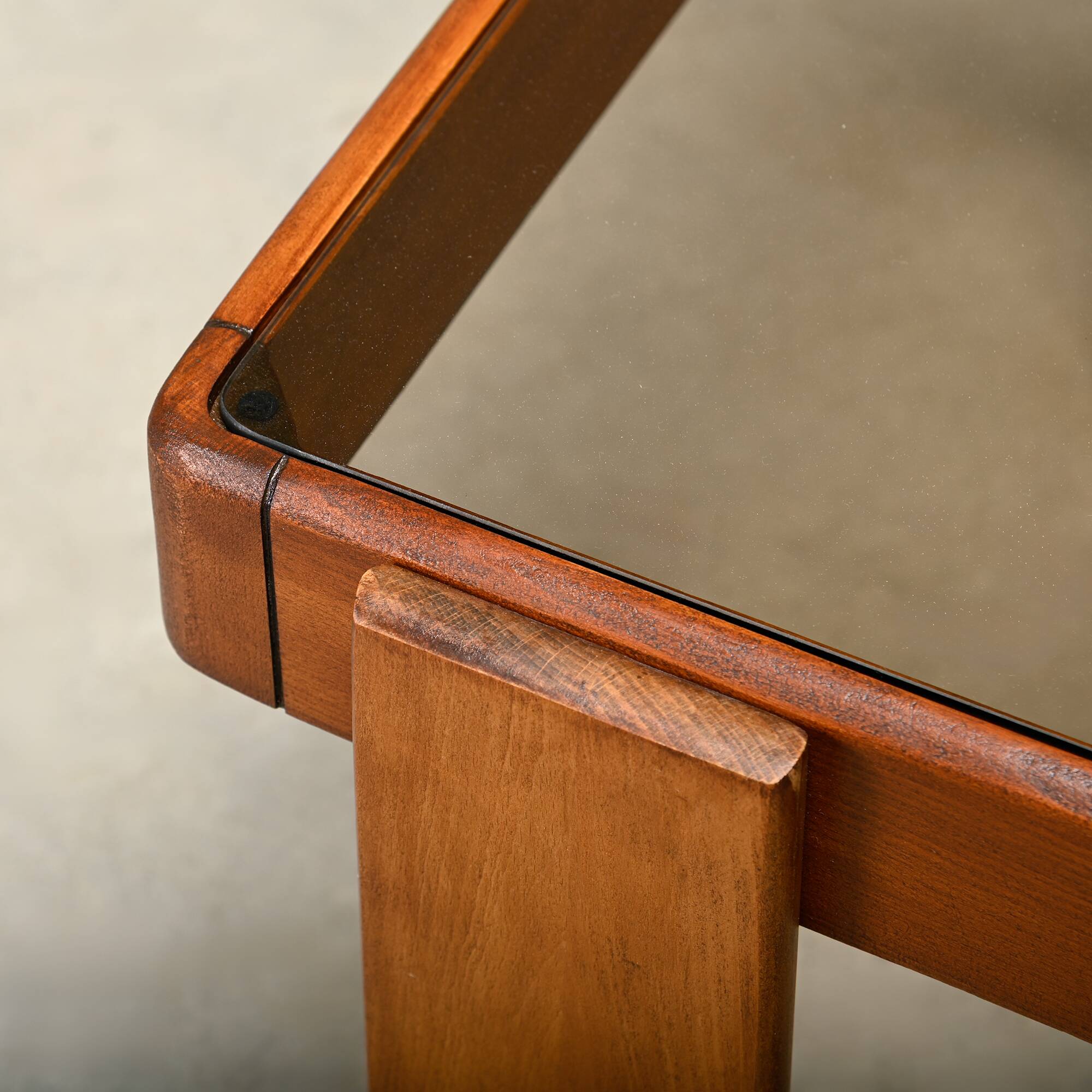 Gianfranco Frattini Nesting Tables in stained wood for Cassina and Meblo, 1