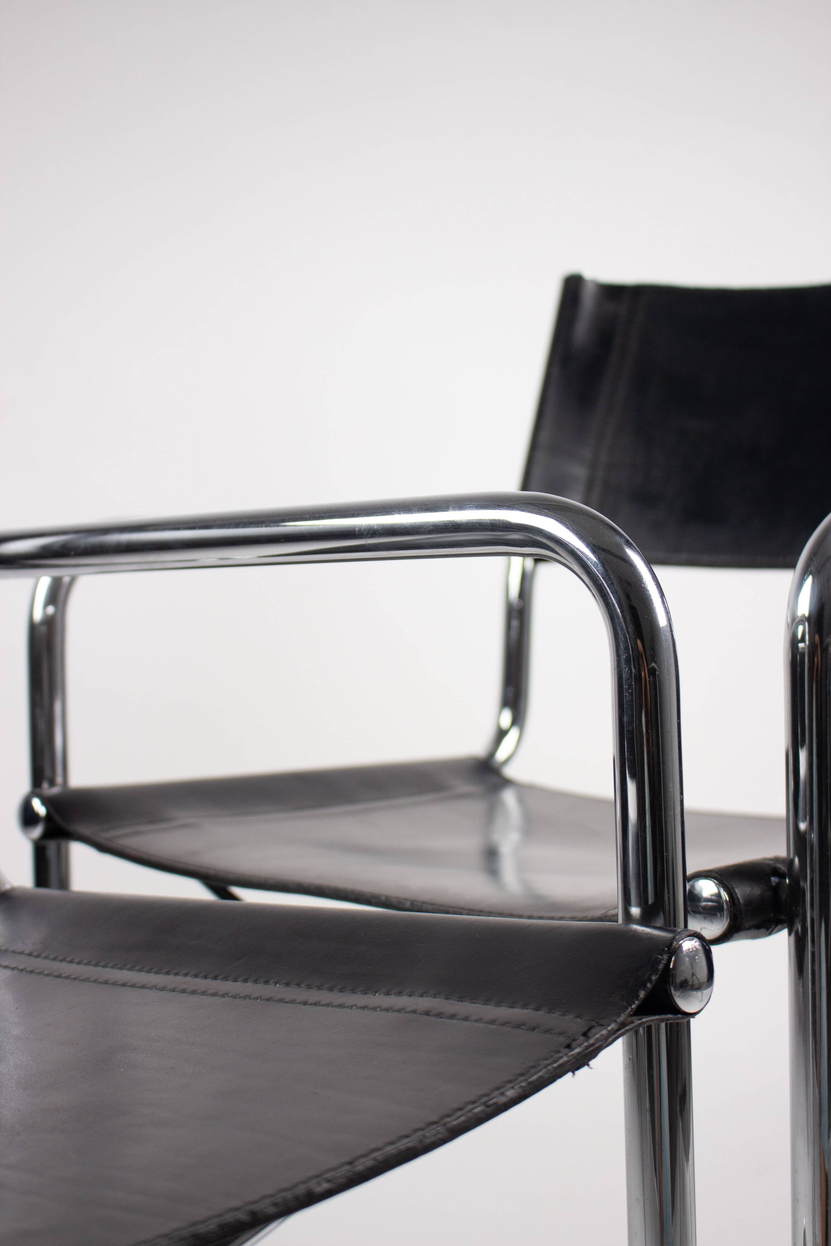 Pair of Matteo Grassi MG5 chairs in black leather and chrome