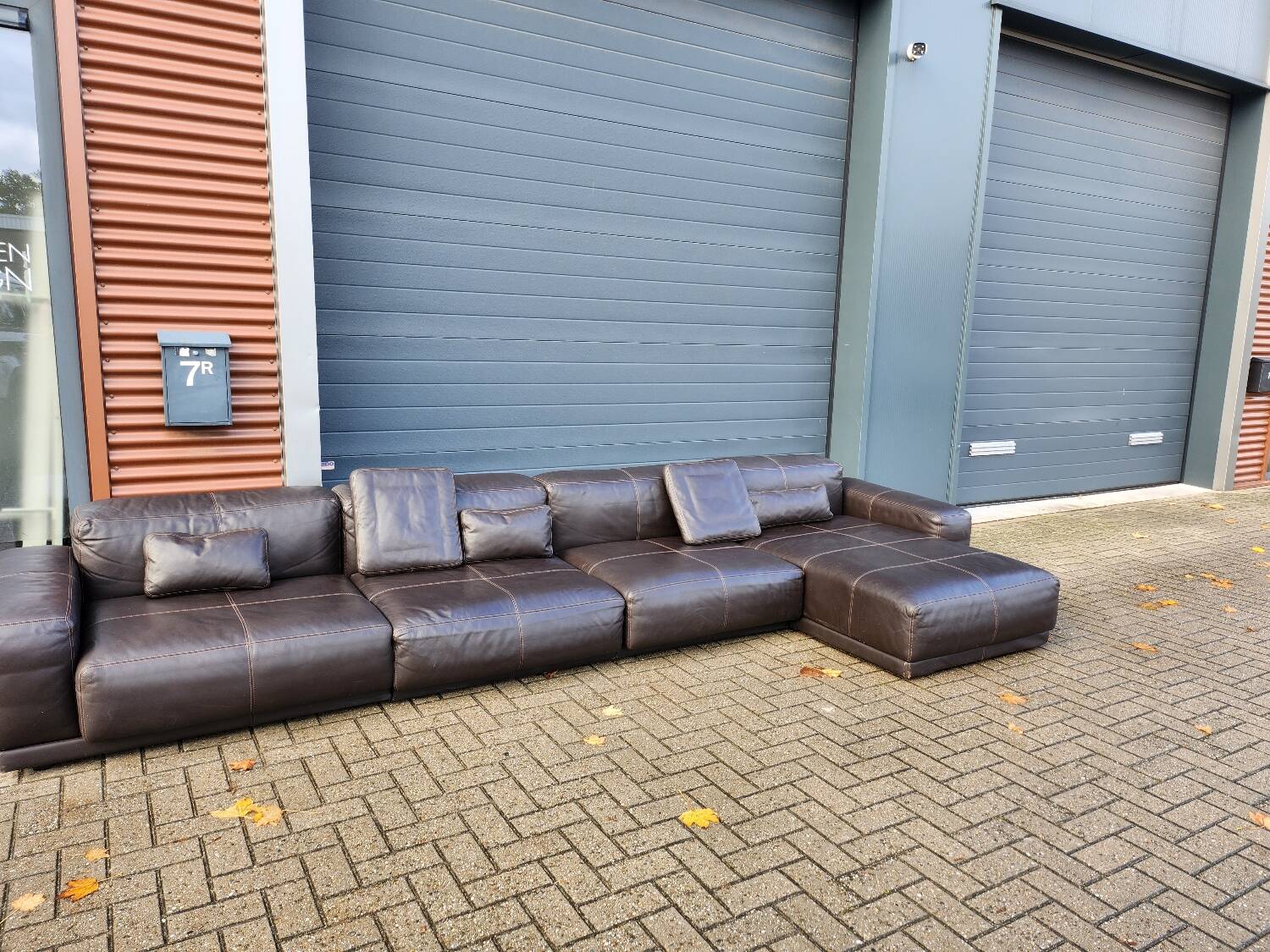 Vitra Soft Modular sofa by Jasper Morrison