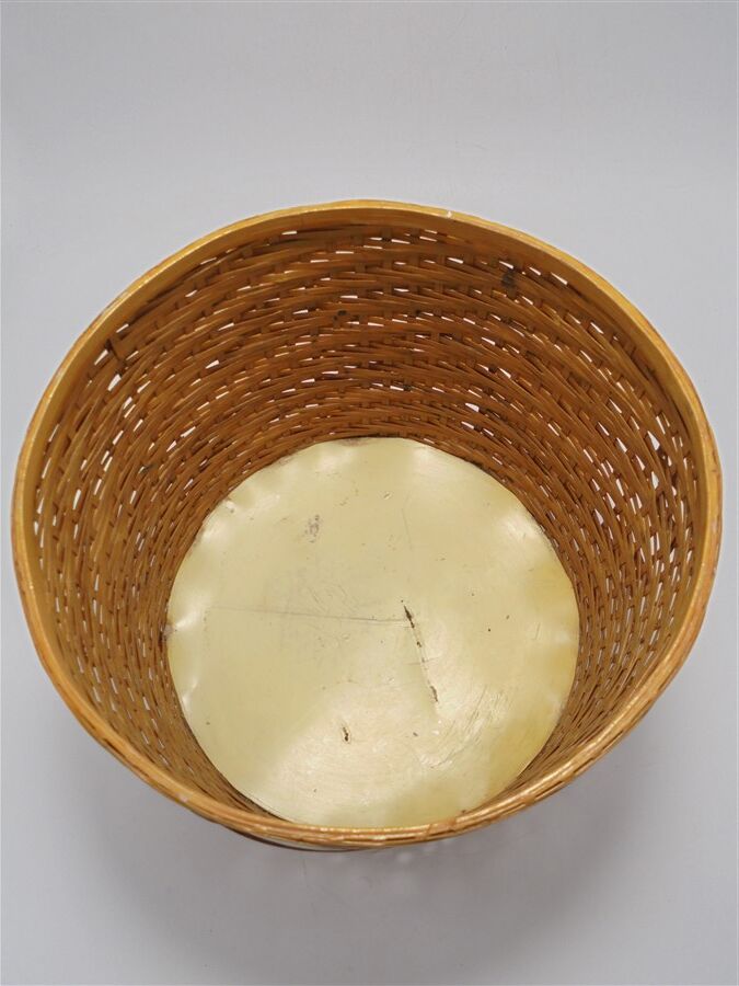 Wicker pot cover basket