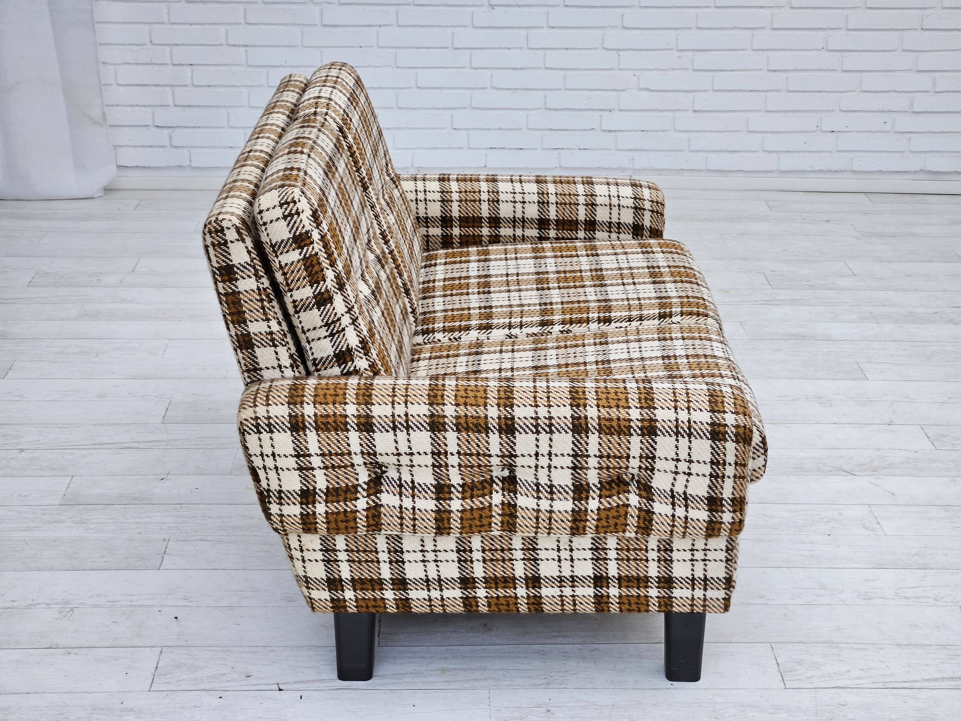 Années 1970, canapé danois 2 places