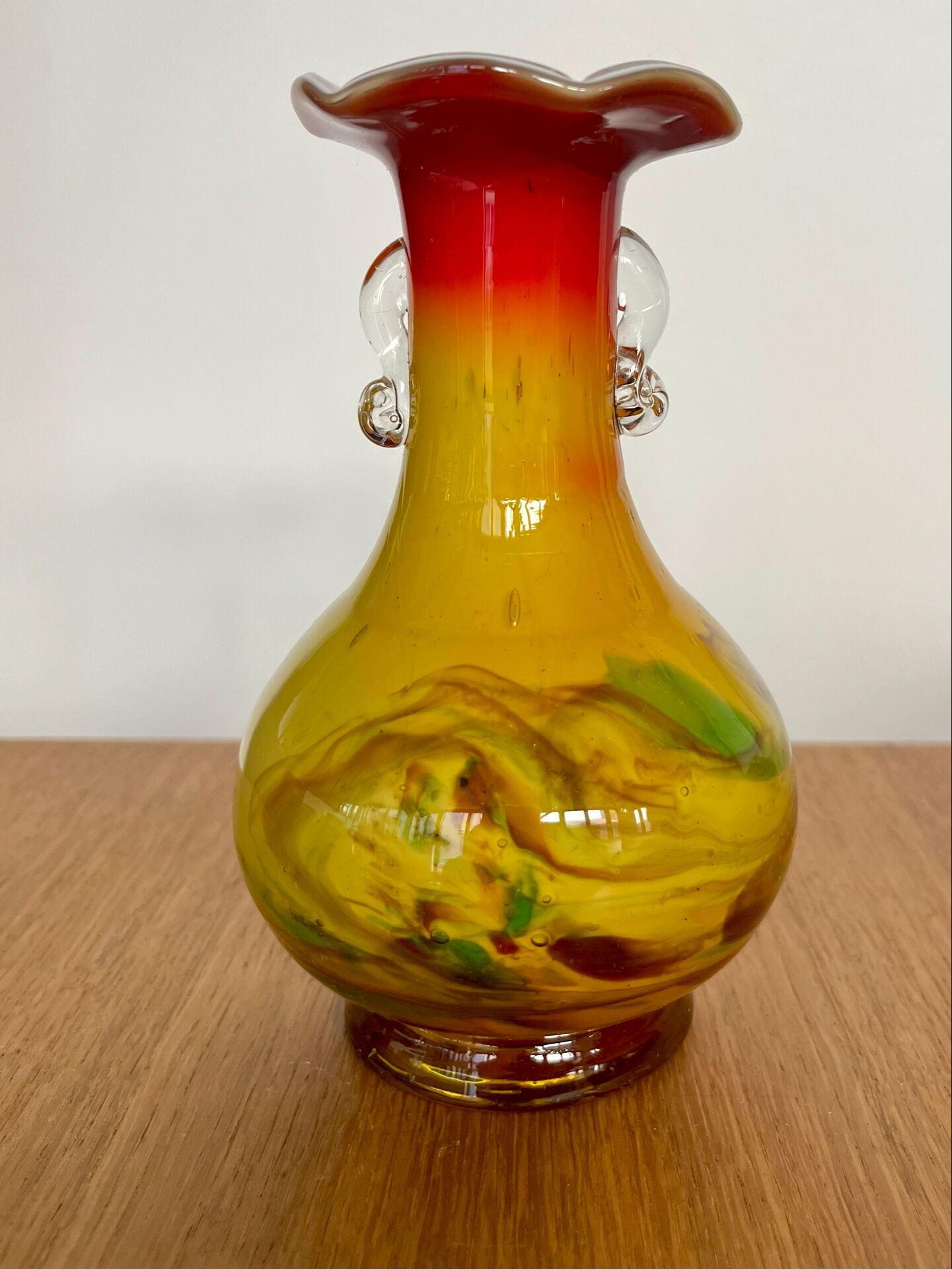 Small artisanal vase, blown glass, multicoloured.
