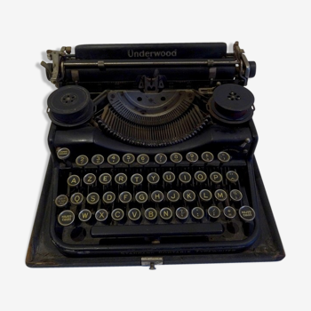 Underwood portable typewriter