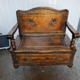 Chest bench