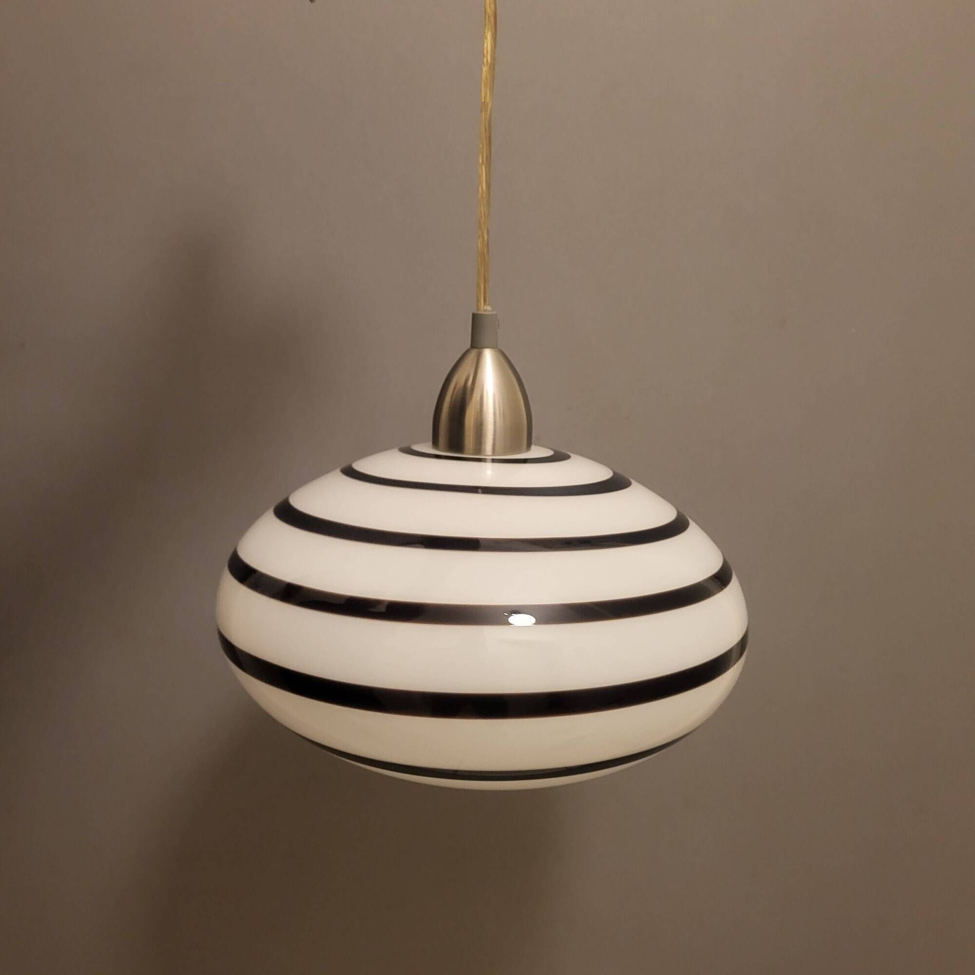 Zebra suspension, globe, Églo lights, vintage 1980s, 90s.