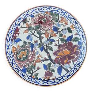 Plat en faïence de gien