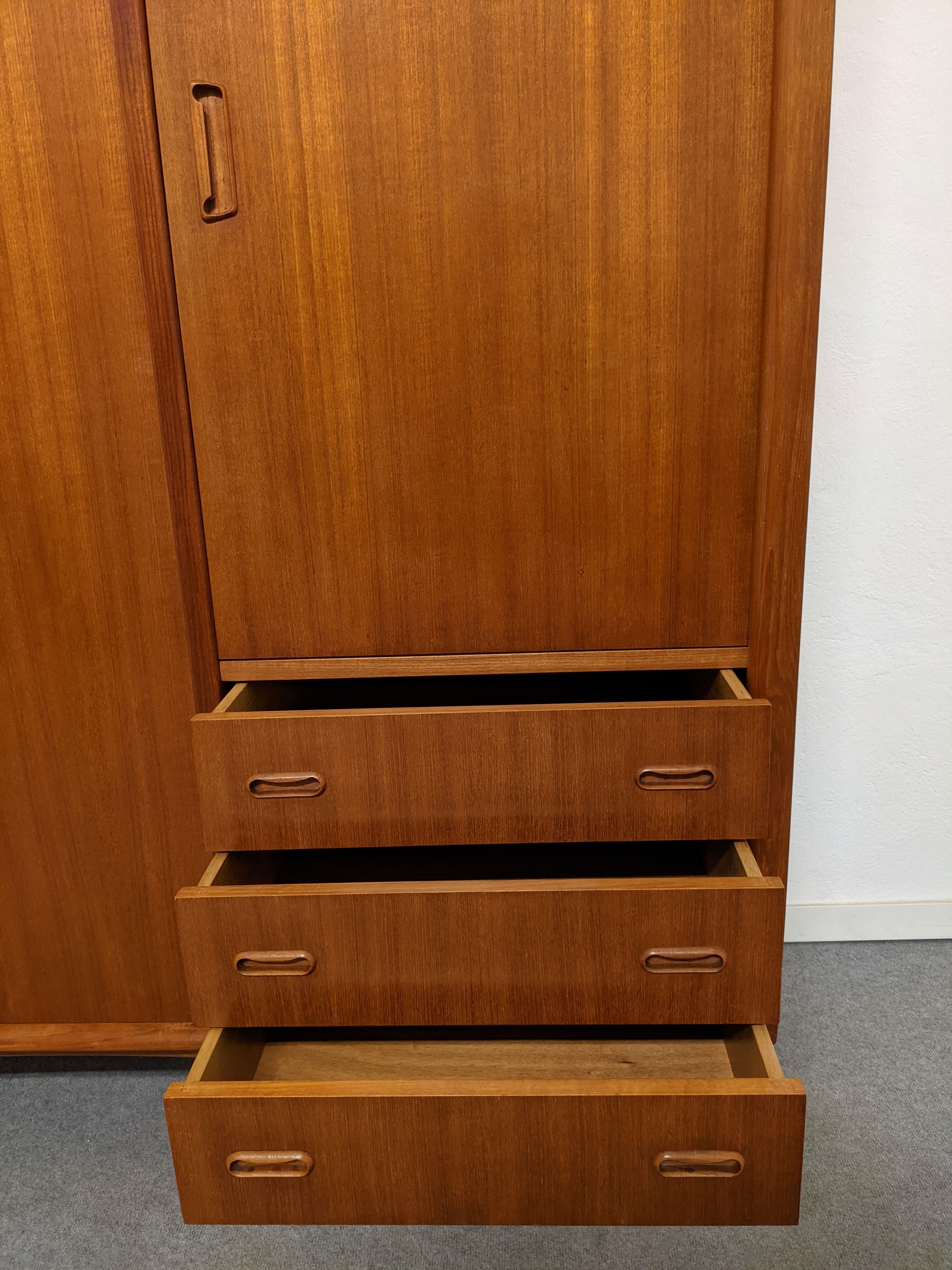 Danish teak wardrobe from the 50s/60s