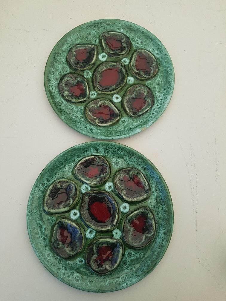 Set of 12 vintage Oyster plates