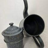 Ancienne cafetière tôle émaillée, gris moucheté