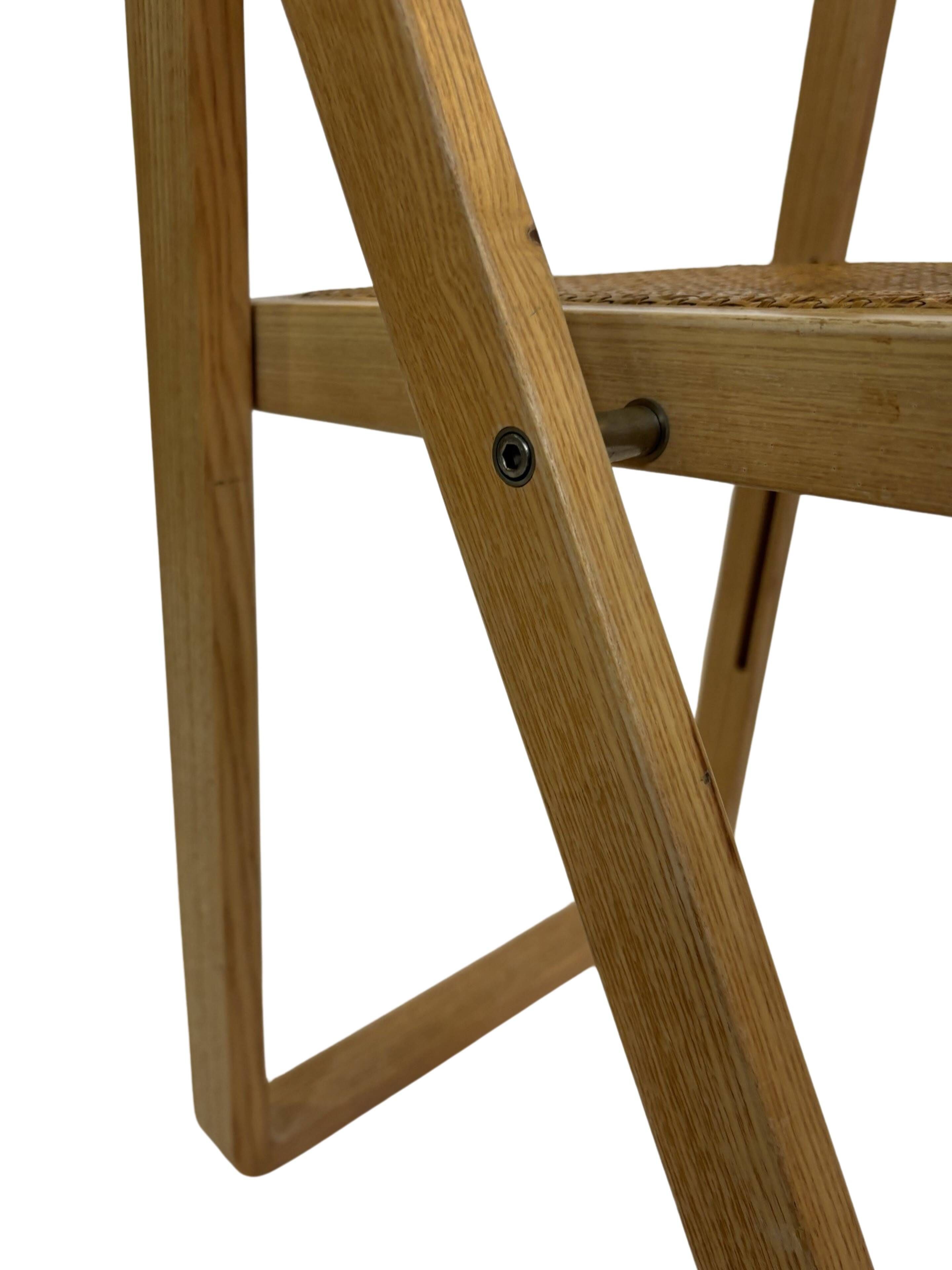 Ensemble vintage de 4 chaises pliantes, design en sangle et bois, années 1970