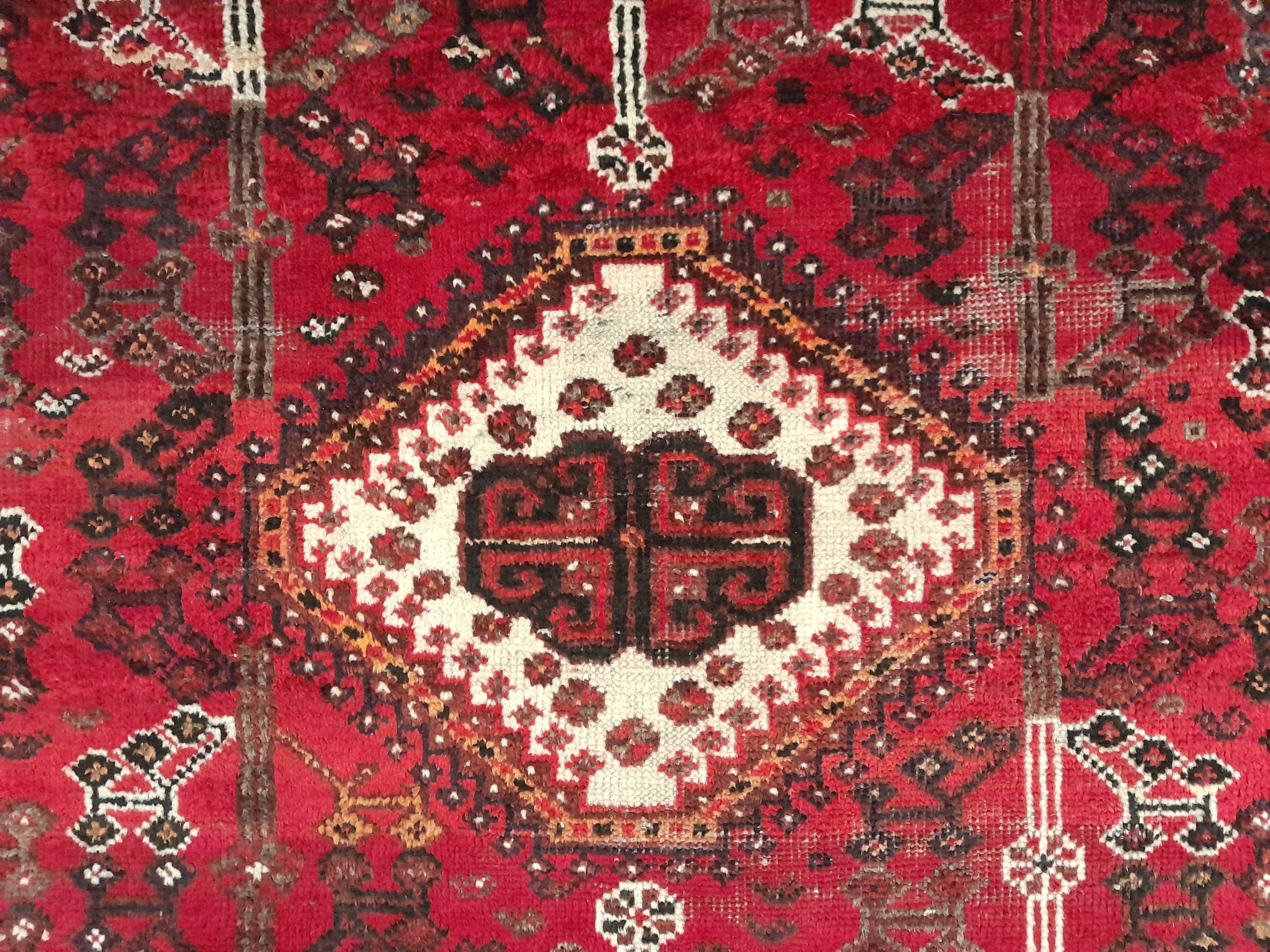 Handmade Persian QashQai rug 284x214cm