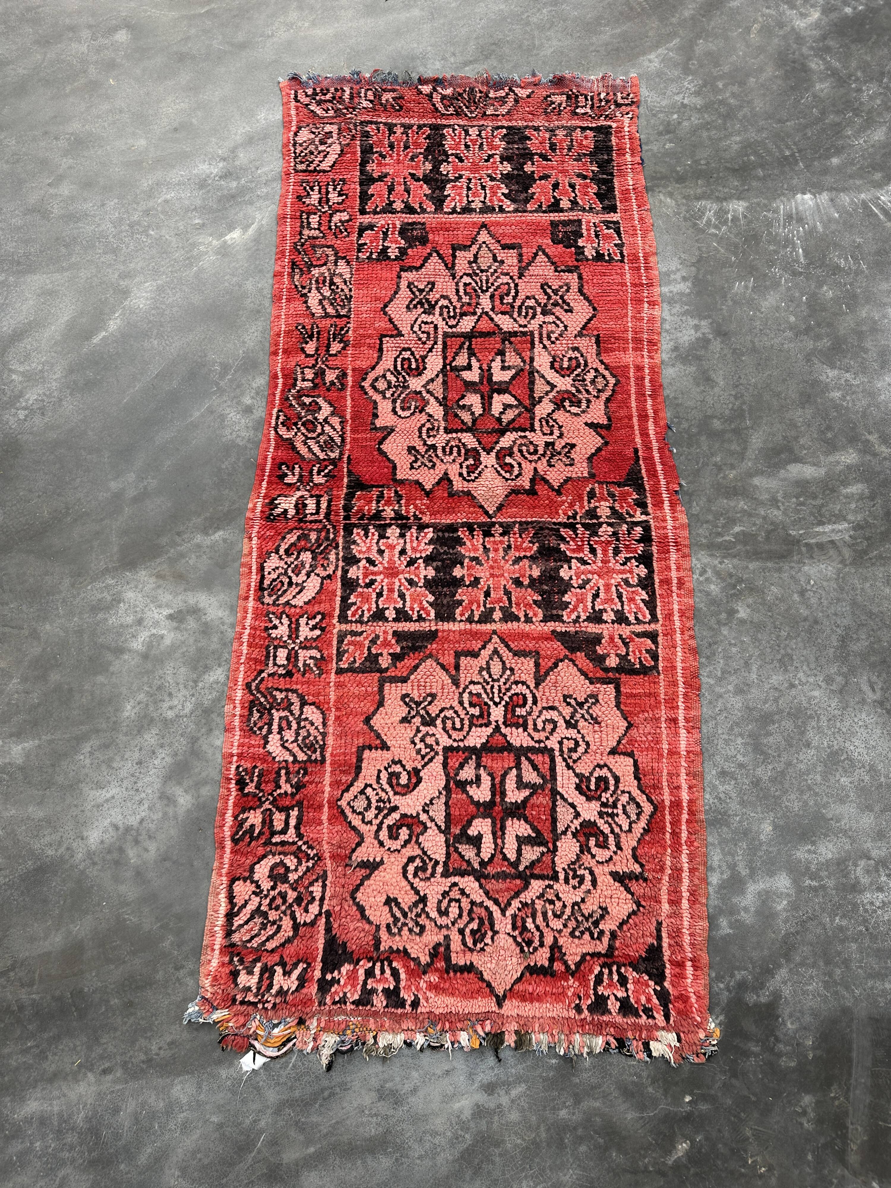 Moroccan carpet boujad red - 85 x 200 cm