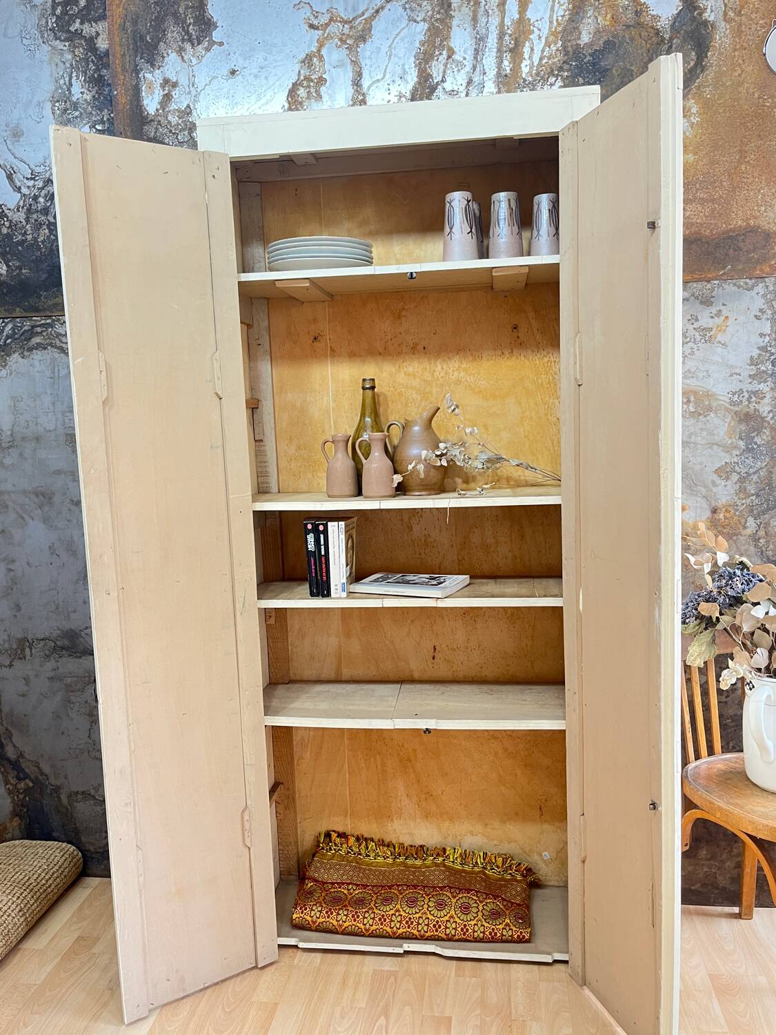 Parisian workshop cabinet