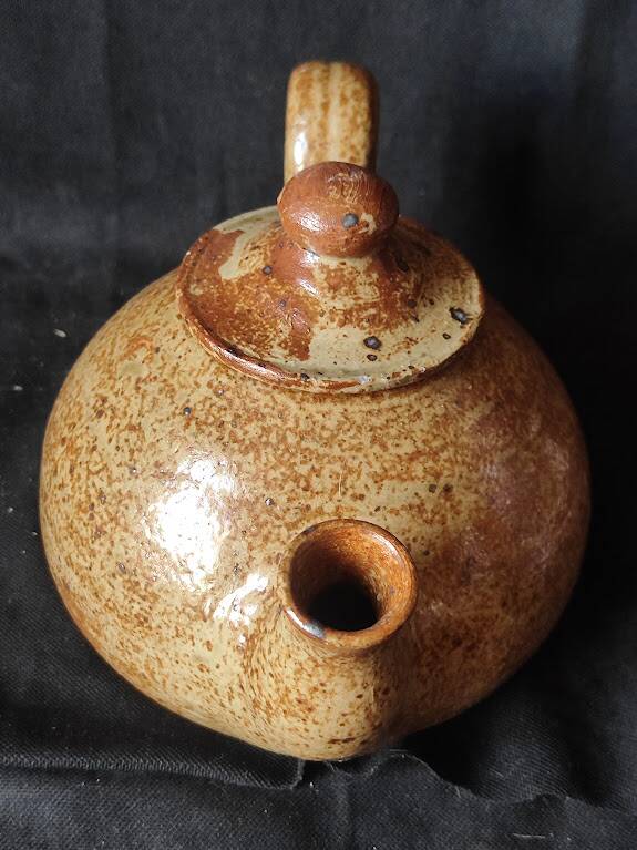 Large stoneware teapot, 75 cl