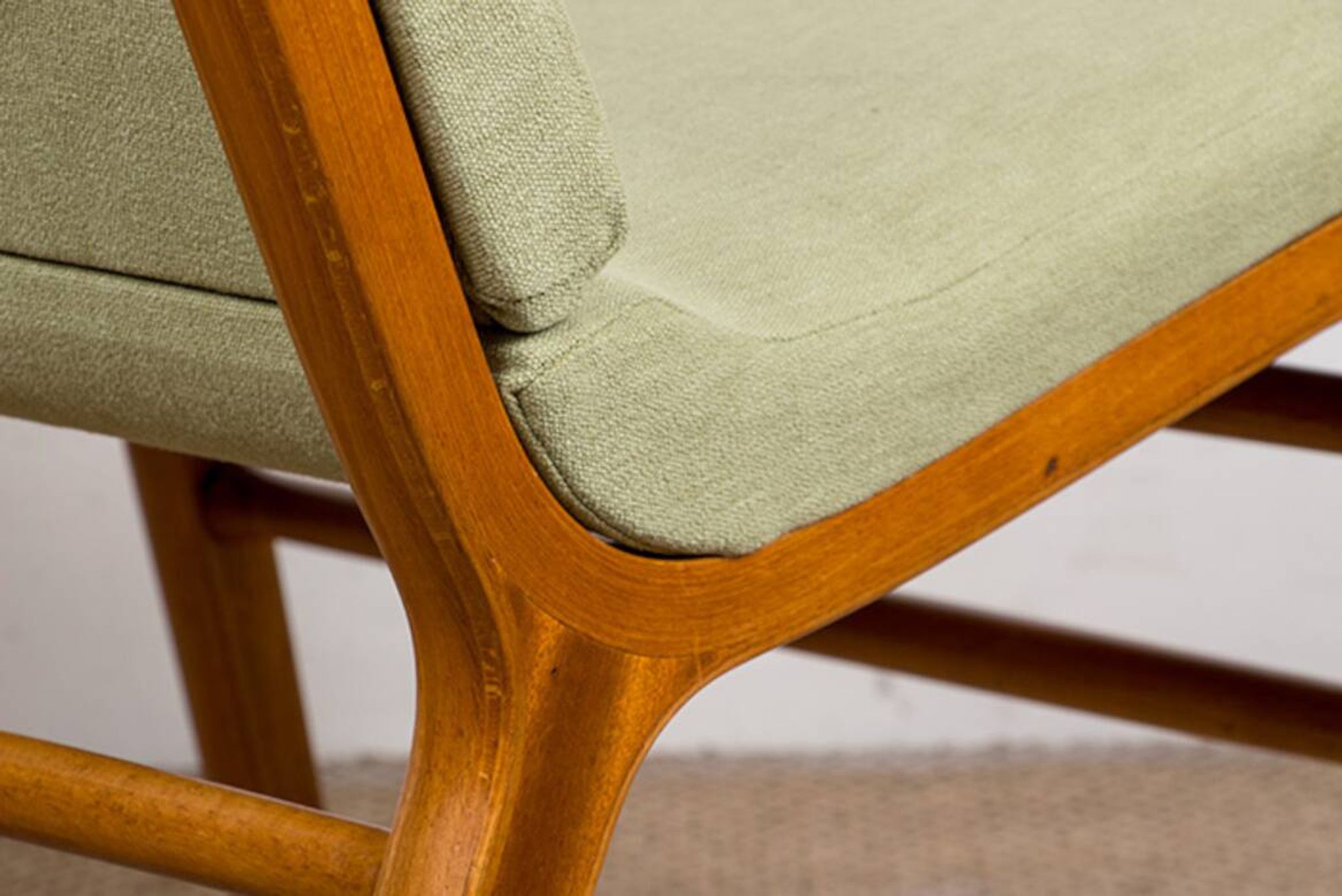 Danish 2-seater sofa in laminated beech and mahogany model AX by Peter Hvidt and Orla Molgaard-Nielsen for Fritz Hansen 1960