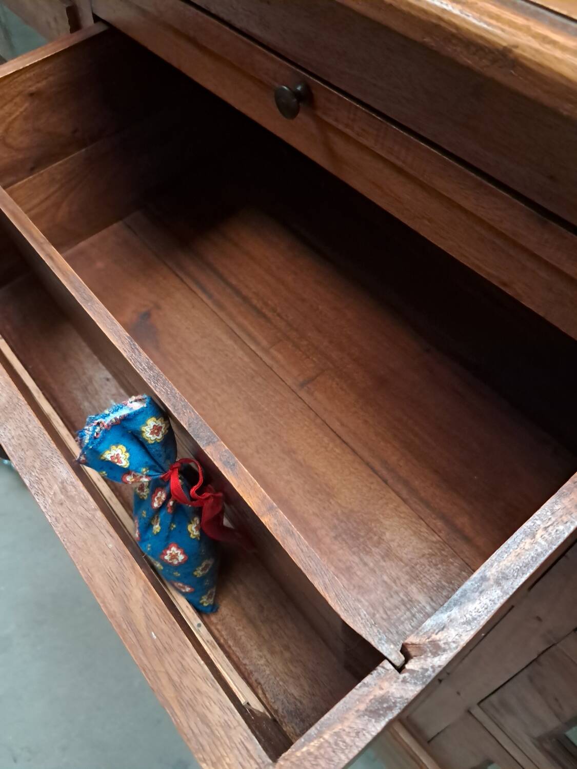 Commode grainetier 9 tiroirs vitrés