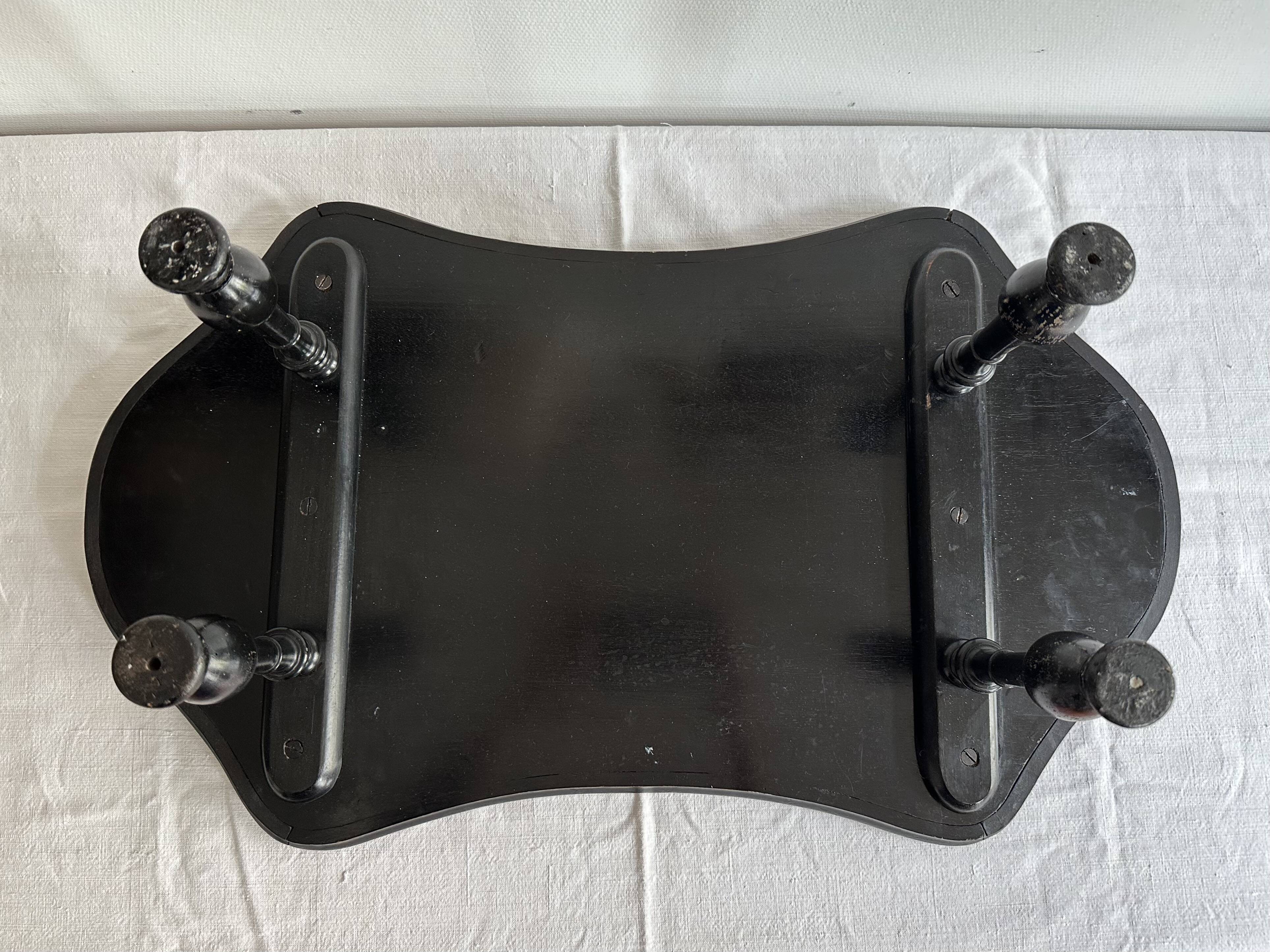 Presentation table of Napoleon III in black lacquered wood, 19th century.