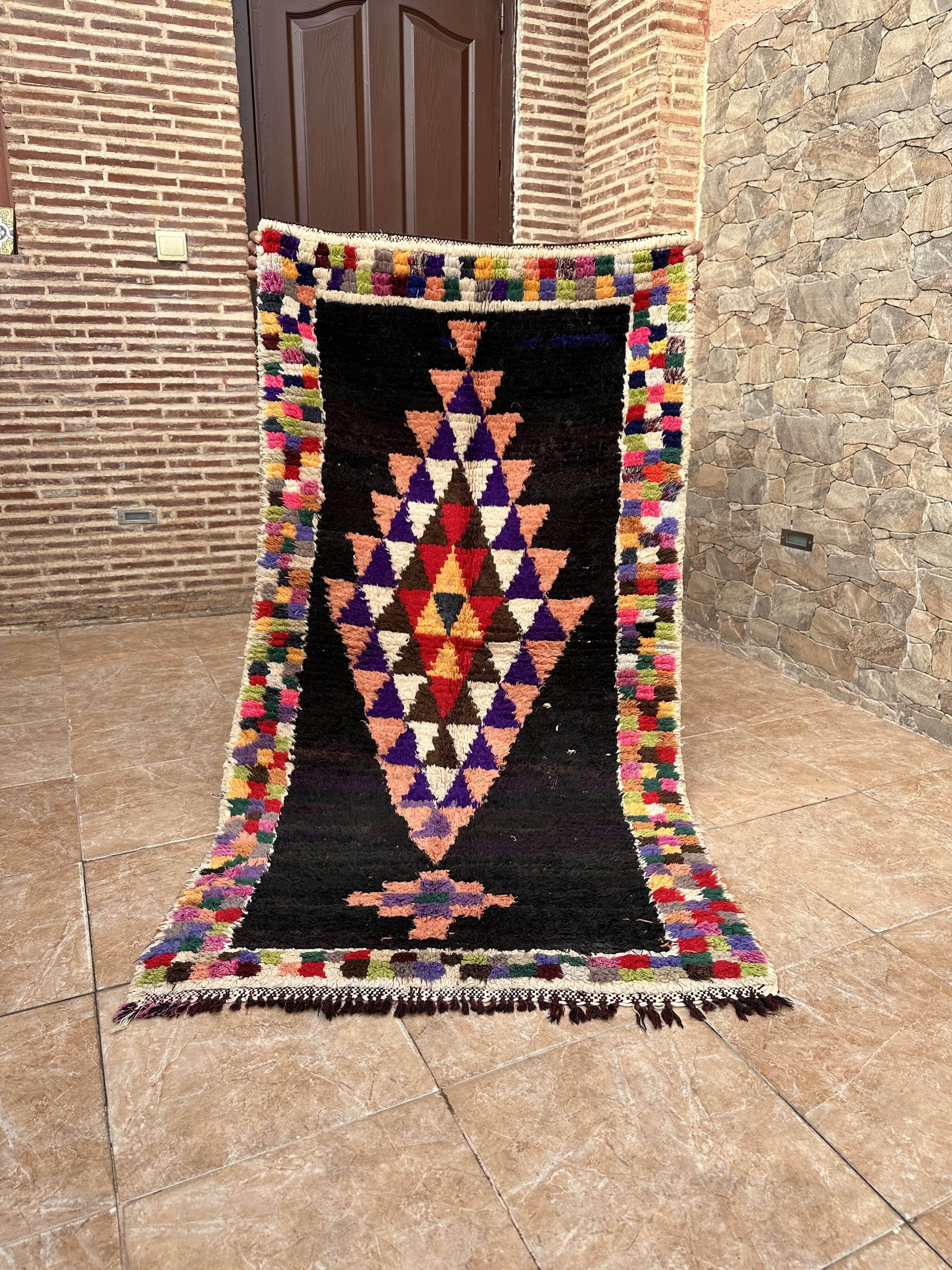 Handmade Moroccan Berber rug: Small model in cream Beni Ouarain wool
