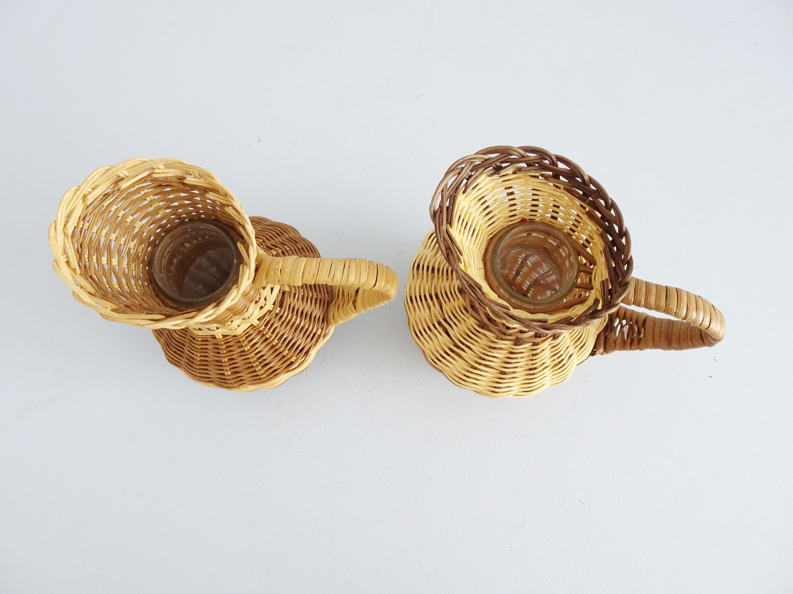 Paire de vases en rotin, vase tressé des années 1960