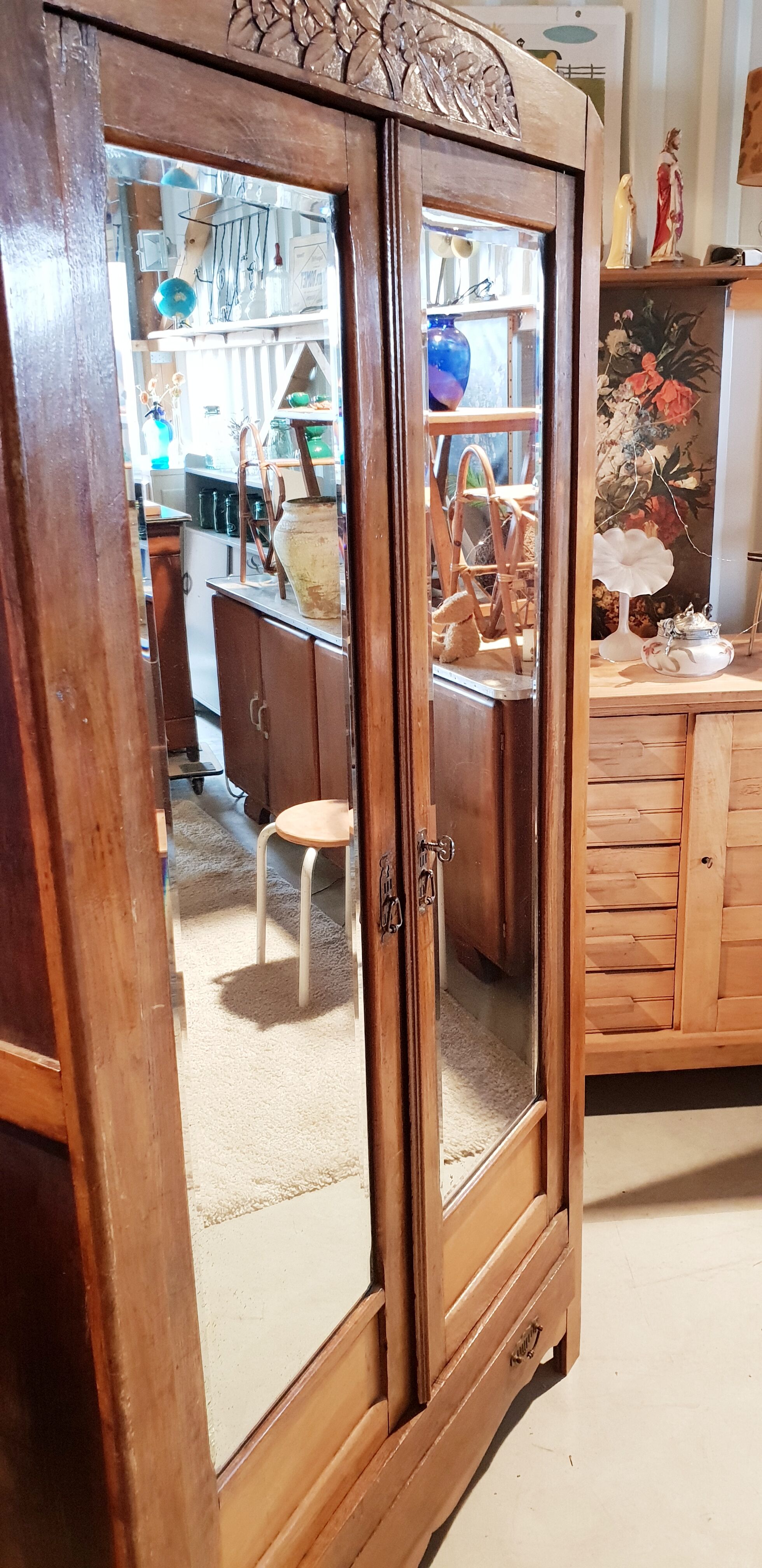 Armoire vintage