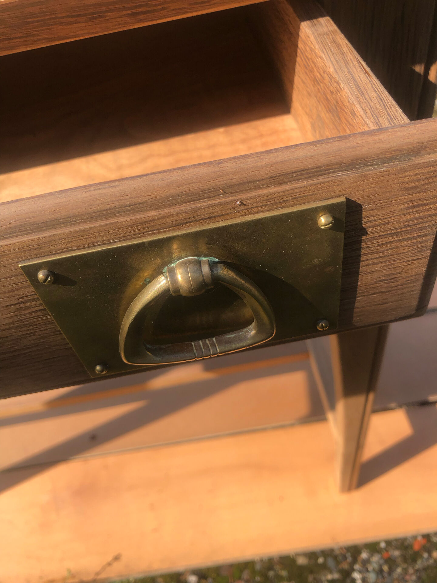 Desk table