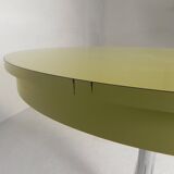 Vintage round dining table with a diameter of 100 cm, extendable to 135 cm, from the 1970s.
