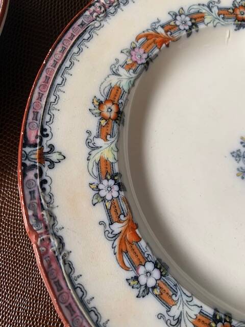 6 old English dessert plates, Wedgwood Bone, Australian model, early 20th century