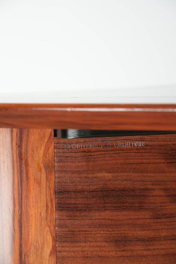 Table basse/table d'appoint en design Art Déco triangulaire
