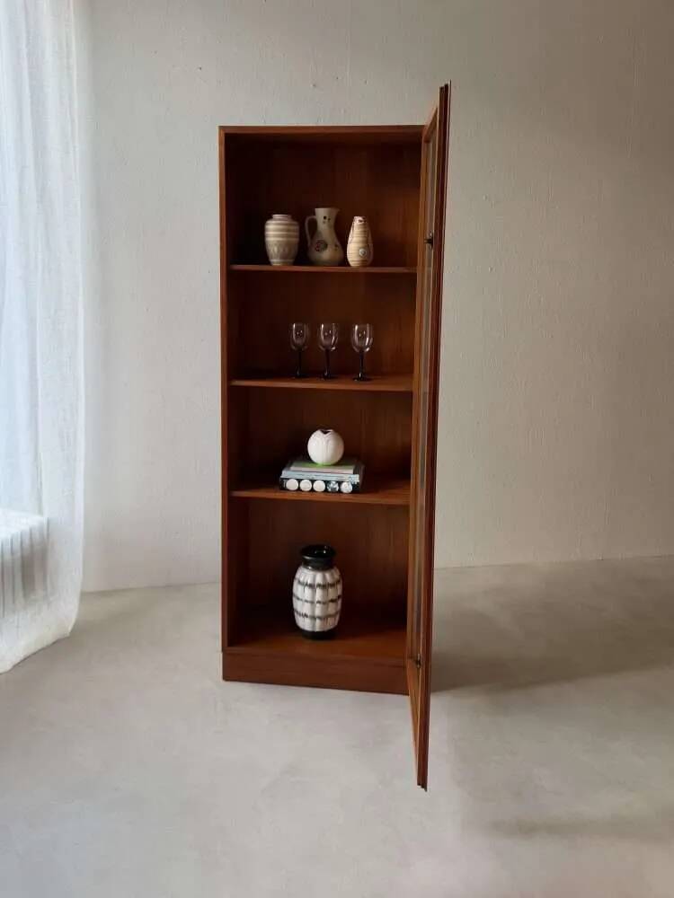 Teak display cabinet Omann Jun Danish design from the 1960s.