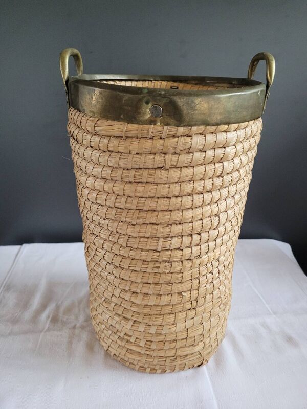 Panier en rotin cuivre et laiton