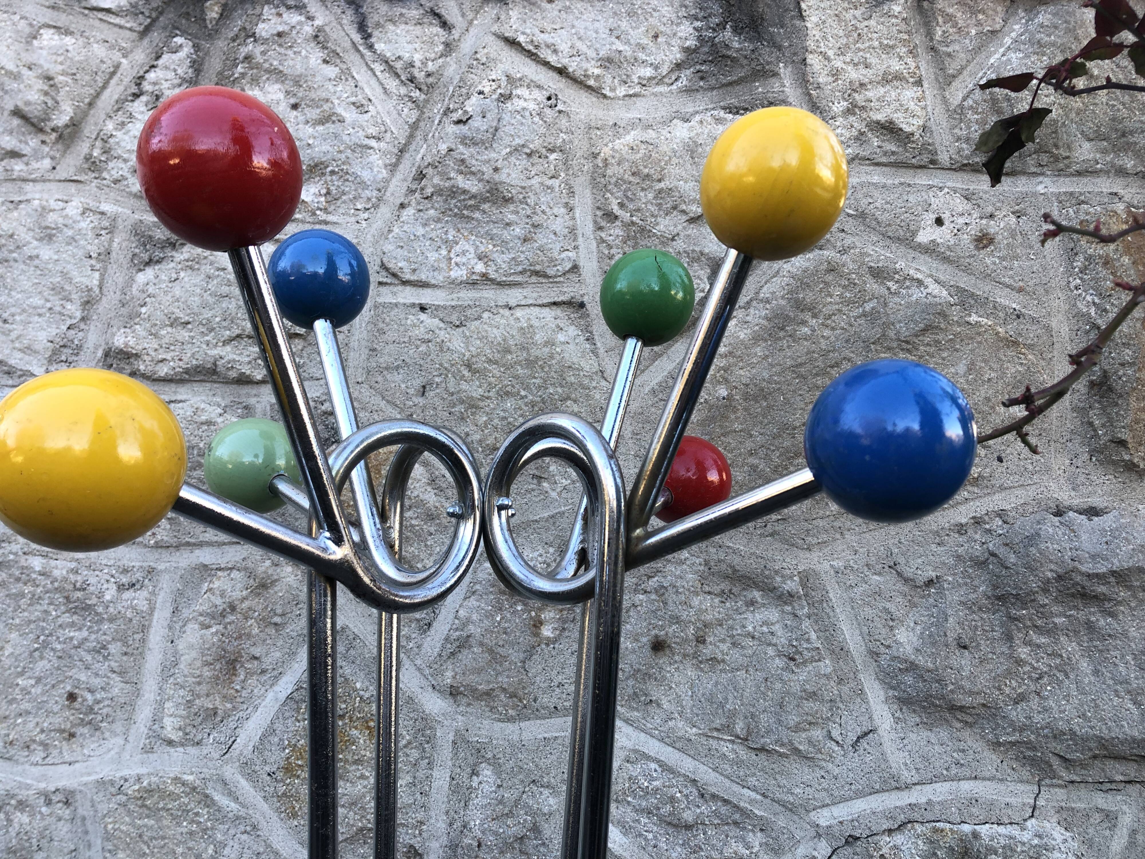 Porte manteau en métal chromé et boules colorées 1950-1970