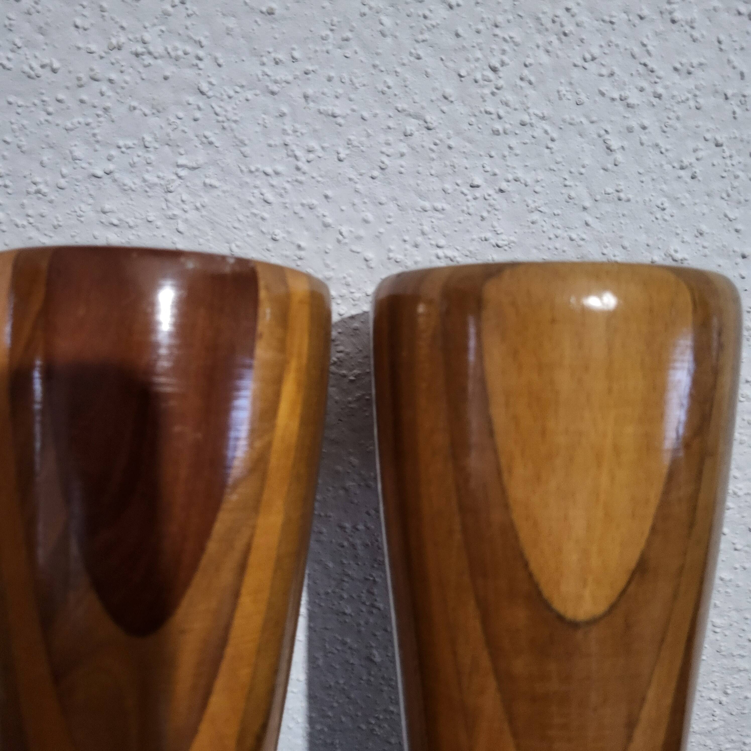 Wooden vases, companions of duty