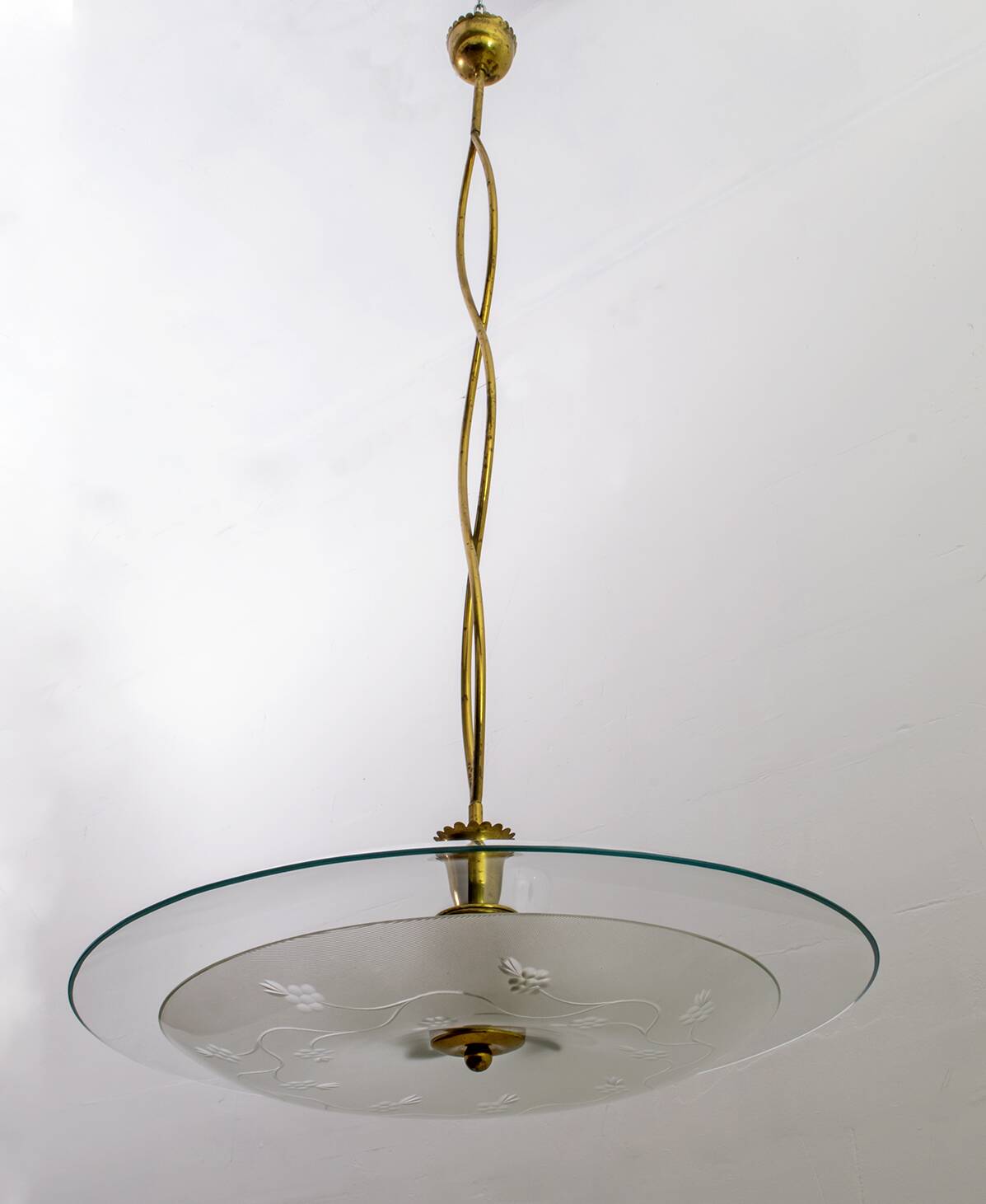Attributed to Luigi Brusotti Mid-century Italian Glass and Brass Chandelier