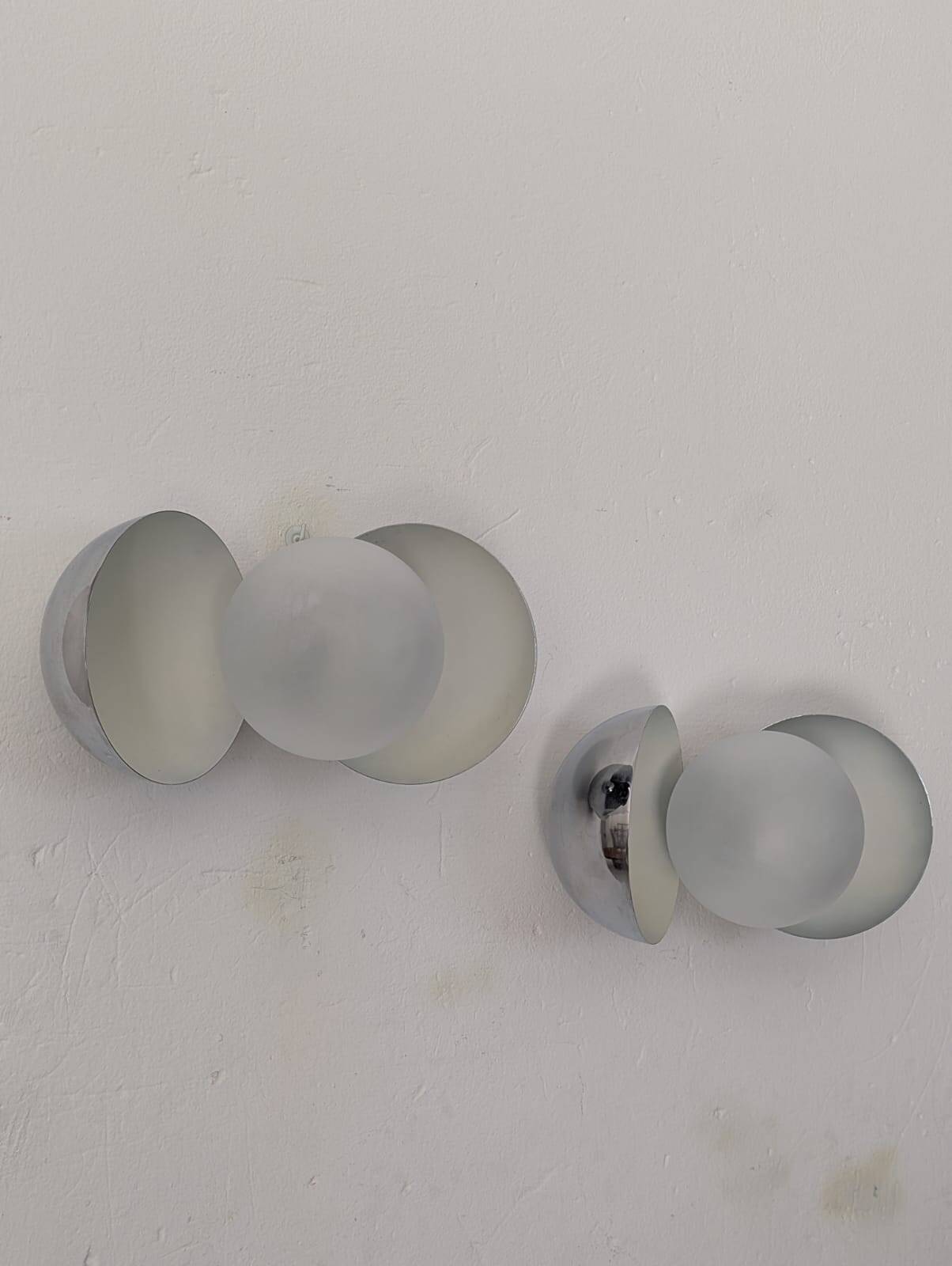 Fontana Arte's Diaframma Sconce, 60s